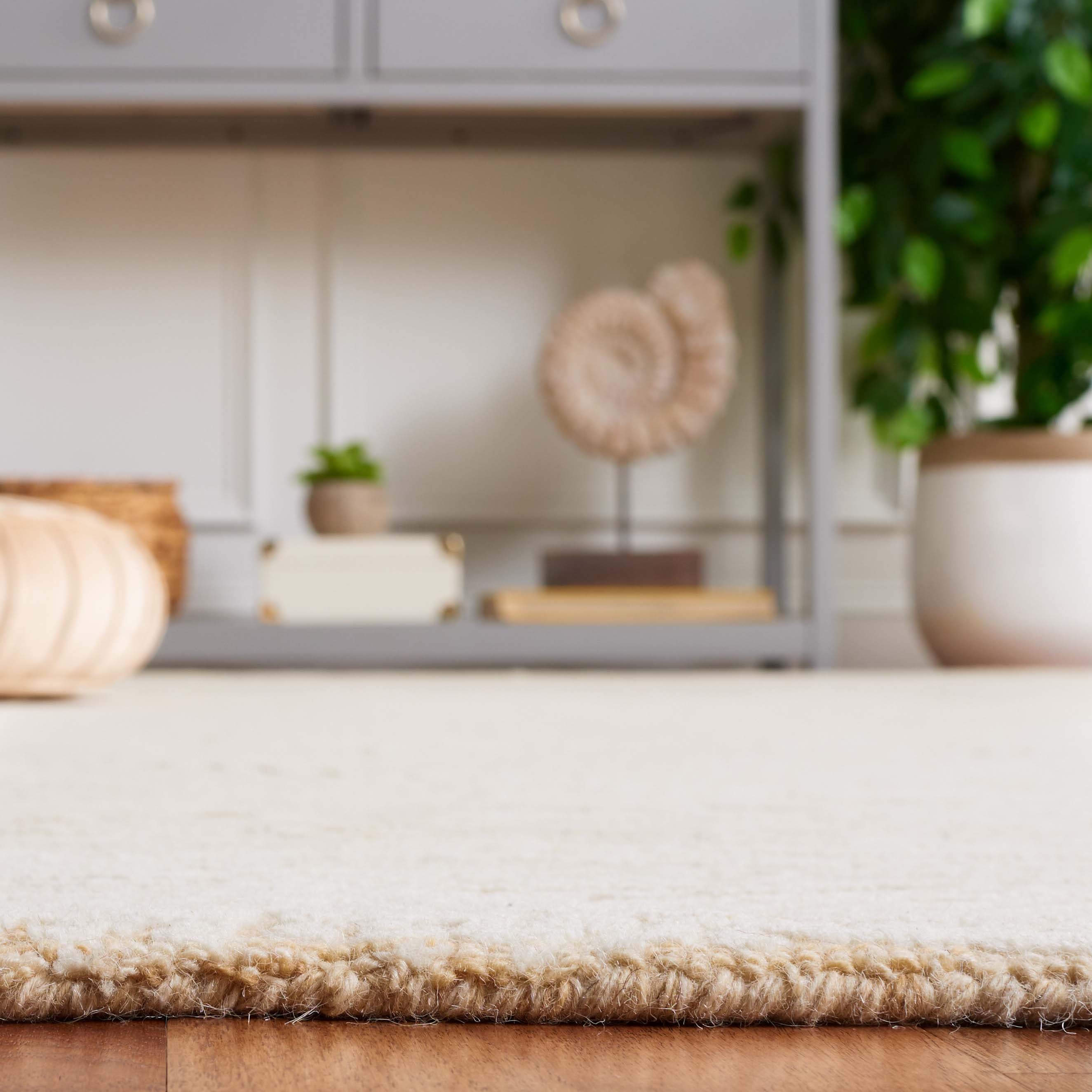 Safavieh Ebony 101 Rug, EBN101 - Gold / Ivory