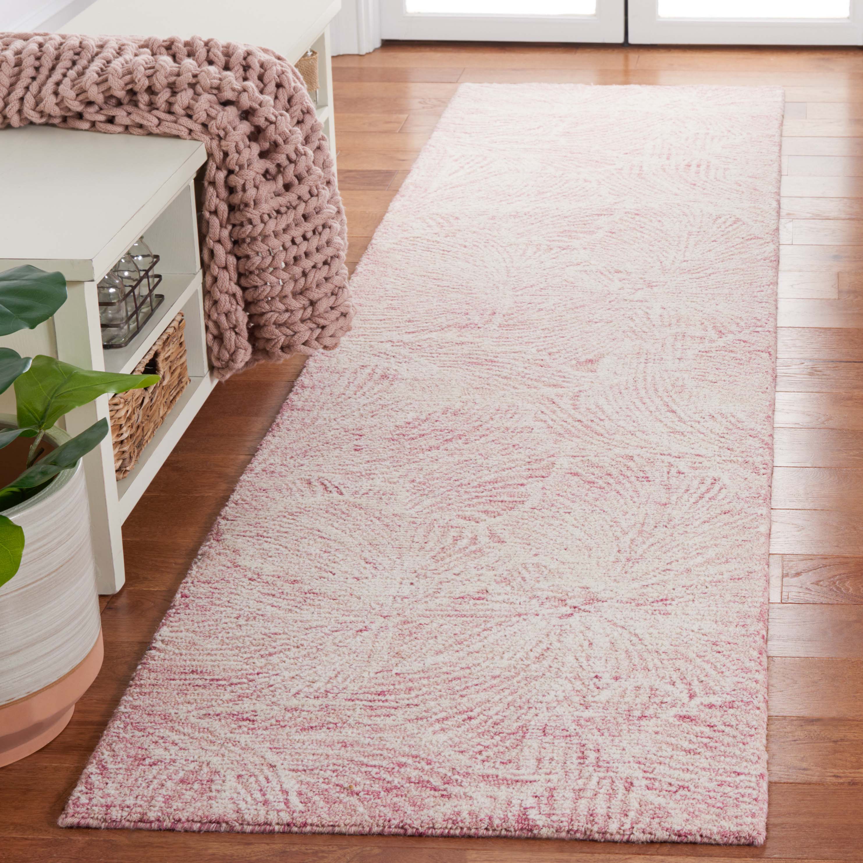 Safavieh Ebony 101 Rug, EBN101 - Pink / Ivory