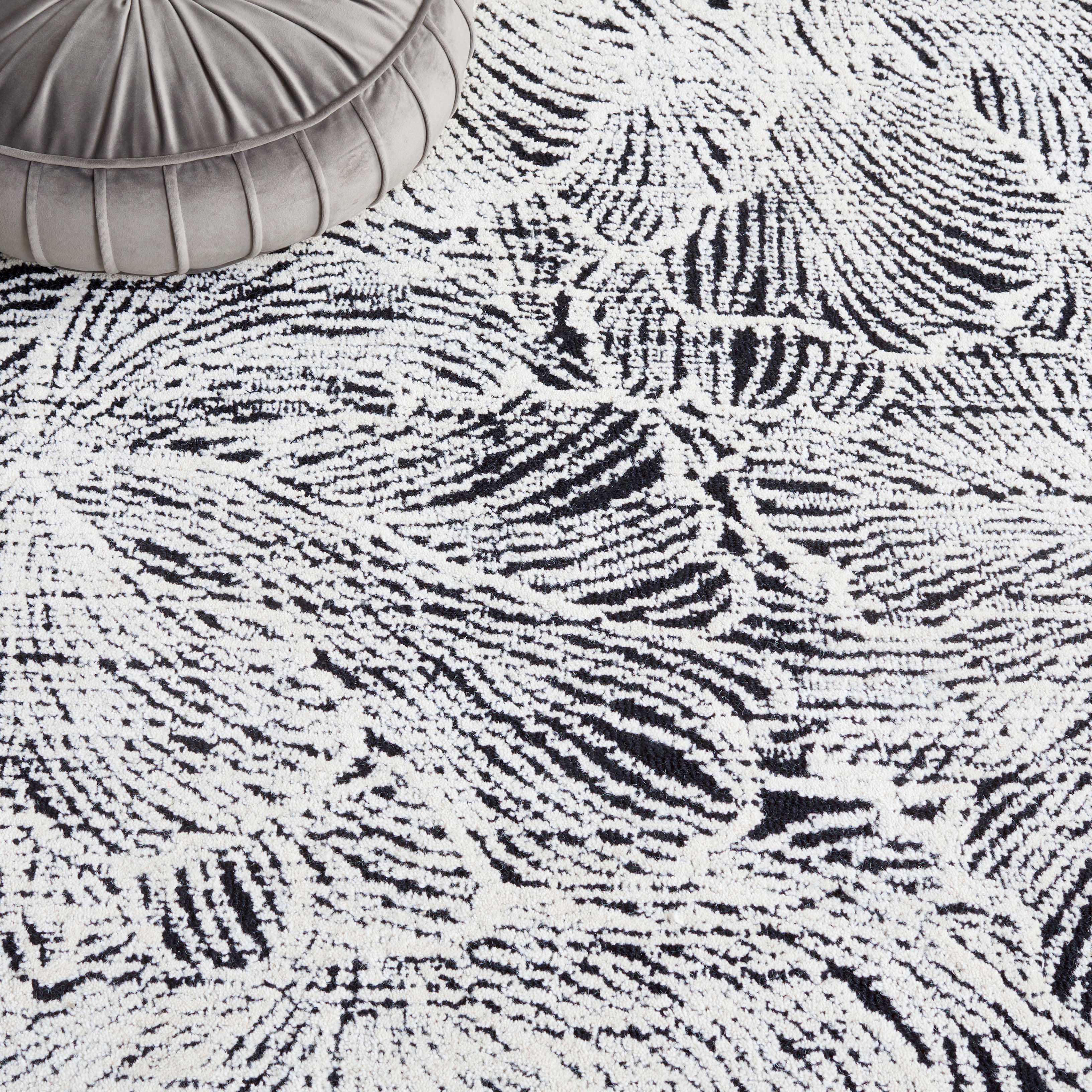 Safavieh Ebony 101 Rug, EBN101 - Black / Ivory