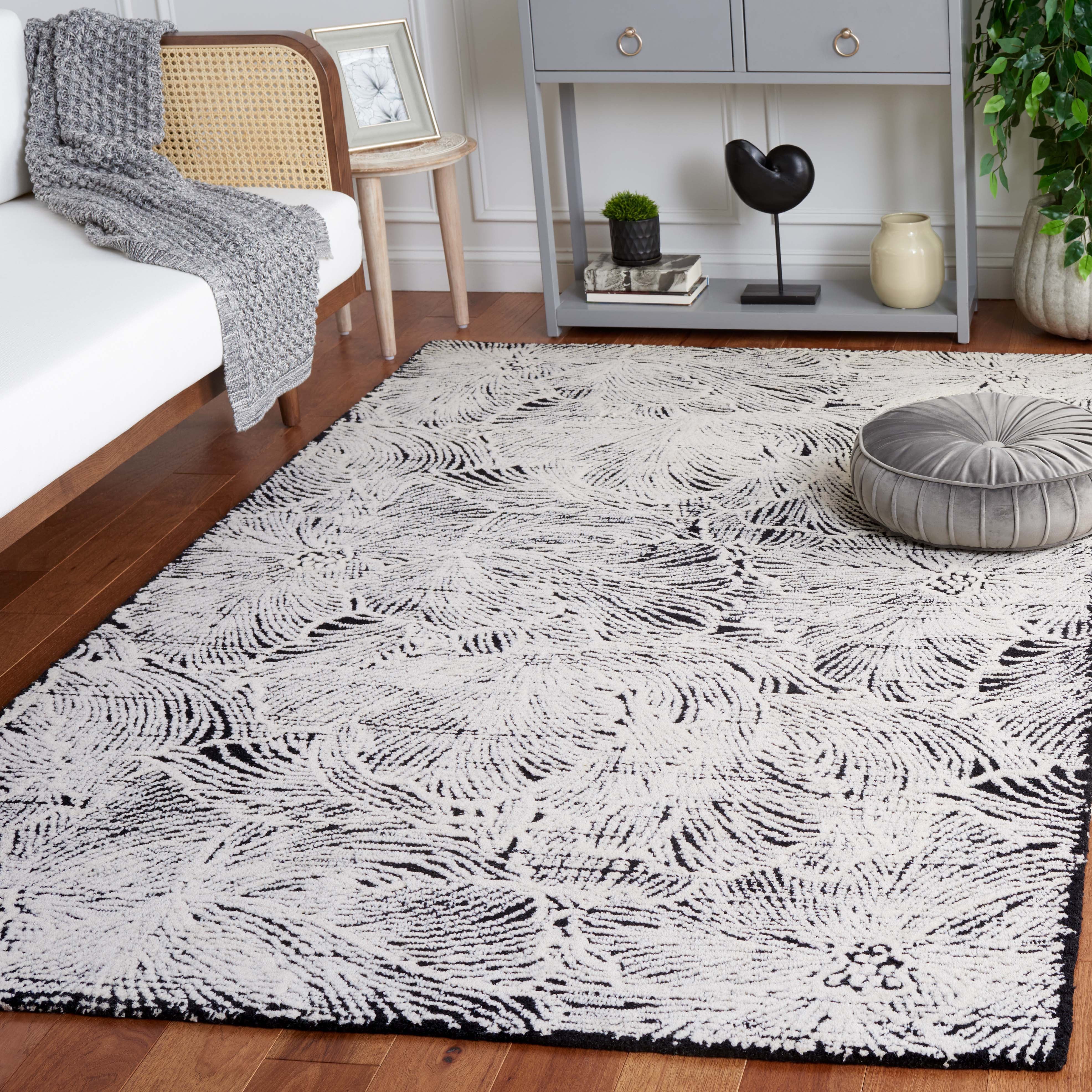 Safavieh Ebony 101 Rug, EBN101 - Black / Ivory