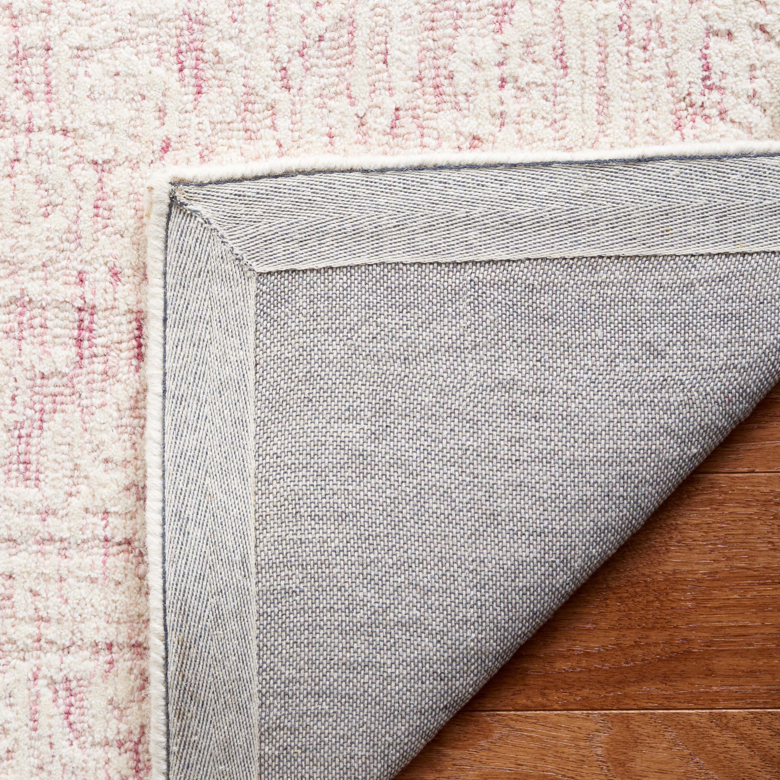 Safavieh Ebony 102 Rug, EBN102 - Pink / Ivory