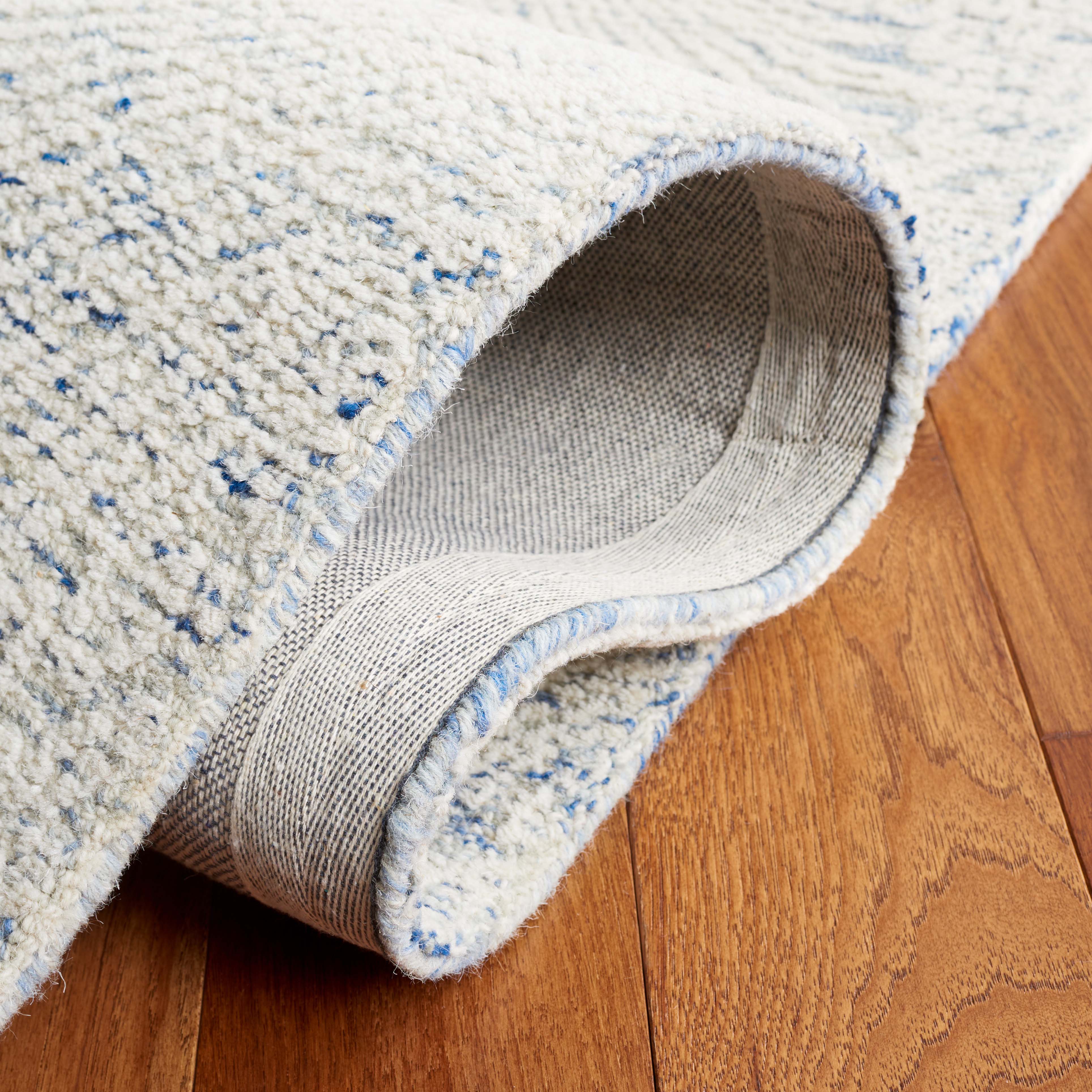 Safavieh Ebony 105 Rug, EBN105 - Blue / Ivory