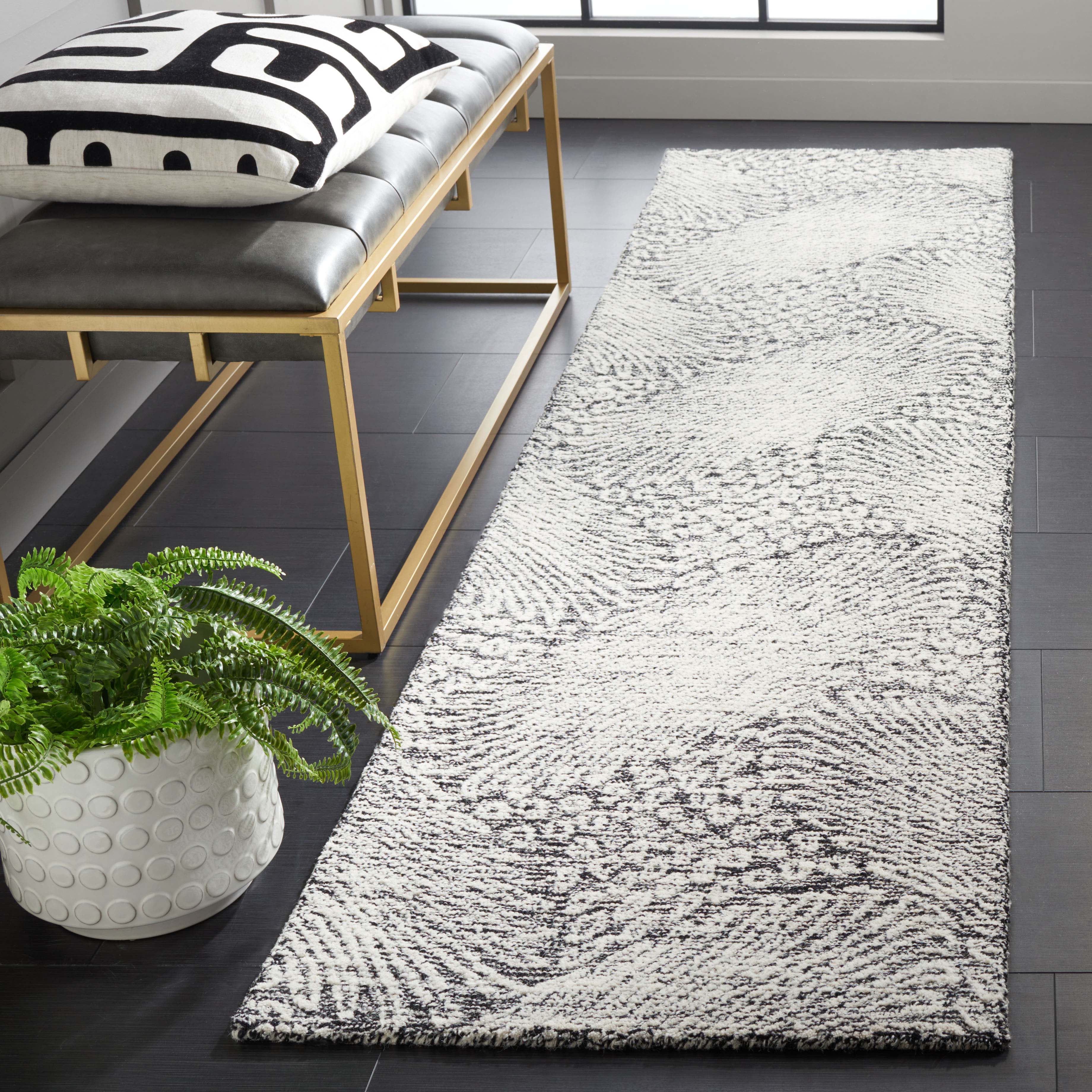 Safavieh Ebony 105 Rug, EBN105 - Black / Ivory