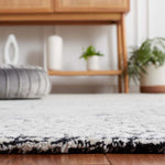 Safavieh Ebony 105 Rug, EBN105 - Black / Ivory