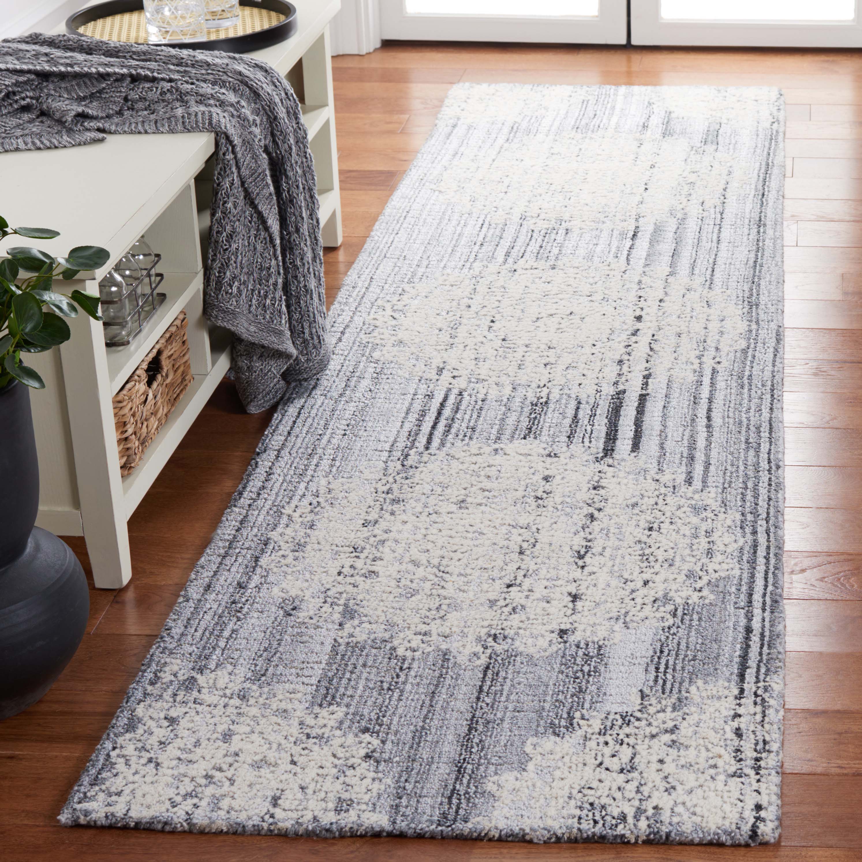 Safavieh Ebony 106 Rug, EBN106 - Grey / Ivory