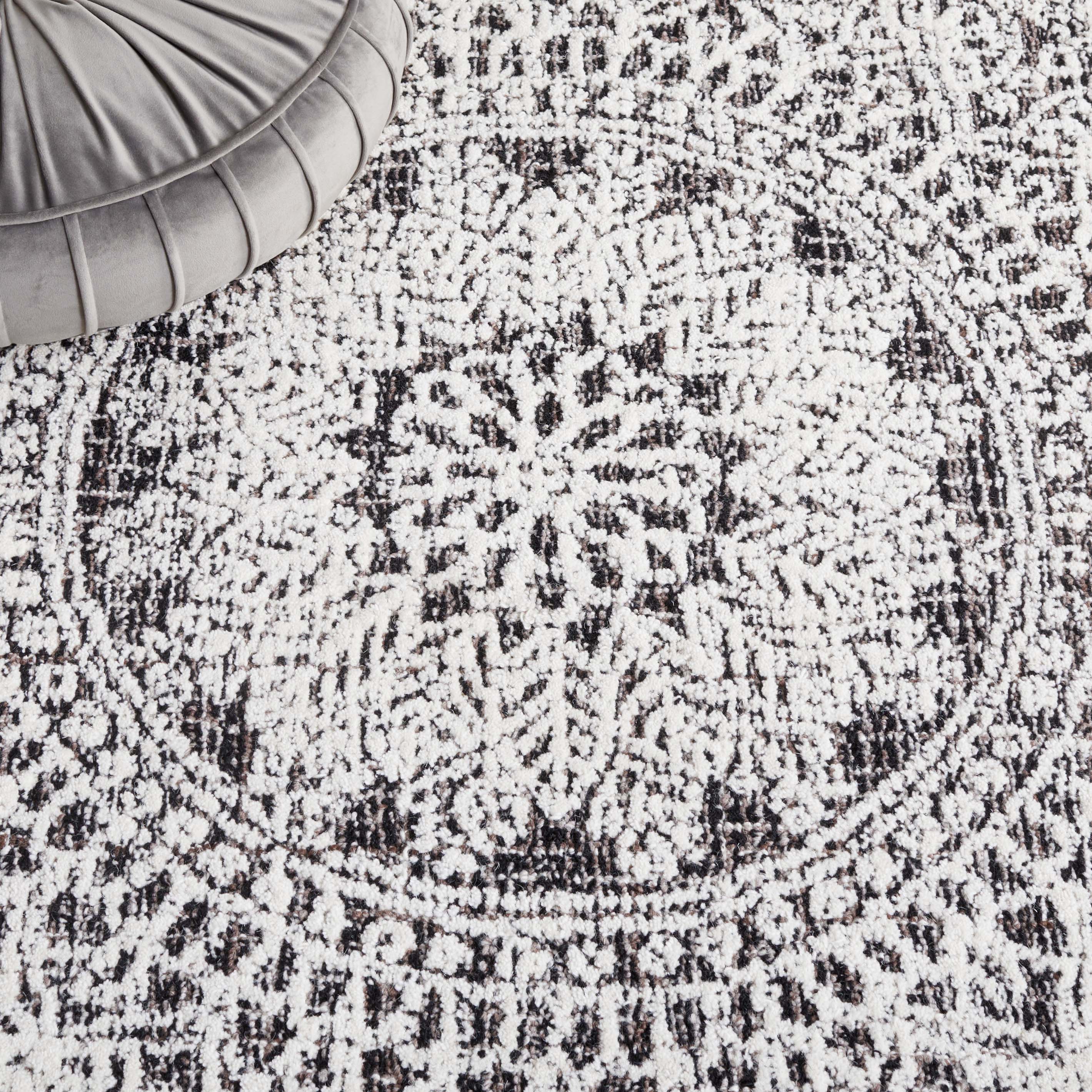 Safavieh Ebony 106 Rug, EBN106 - Brown / Ivory