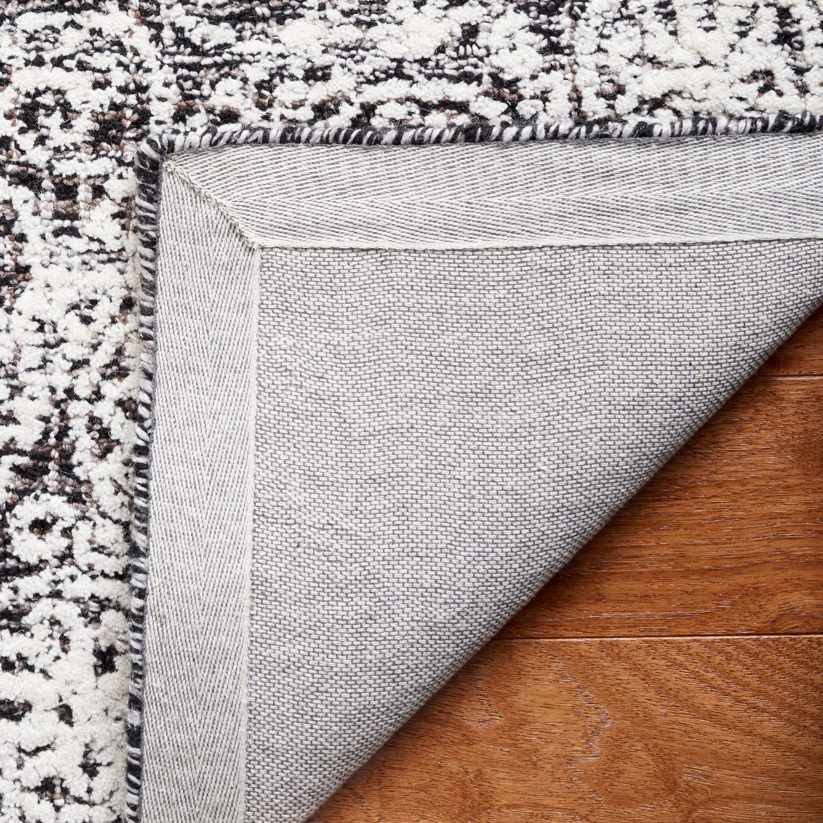 Safavieh Ebony 106 Rug, EBN106 - Brown / Ivory