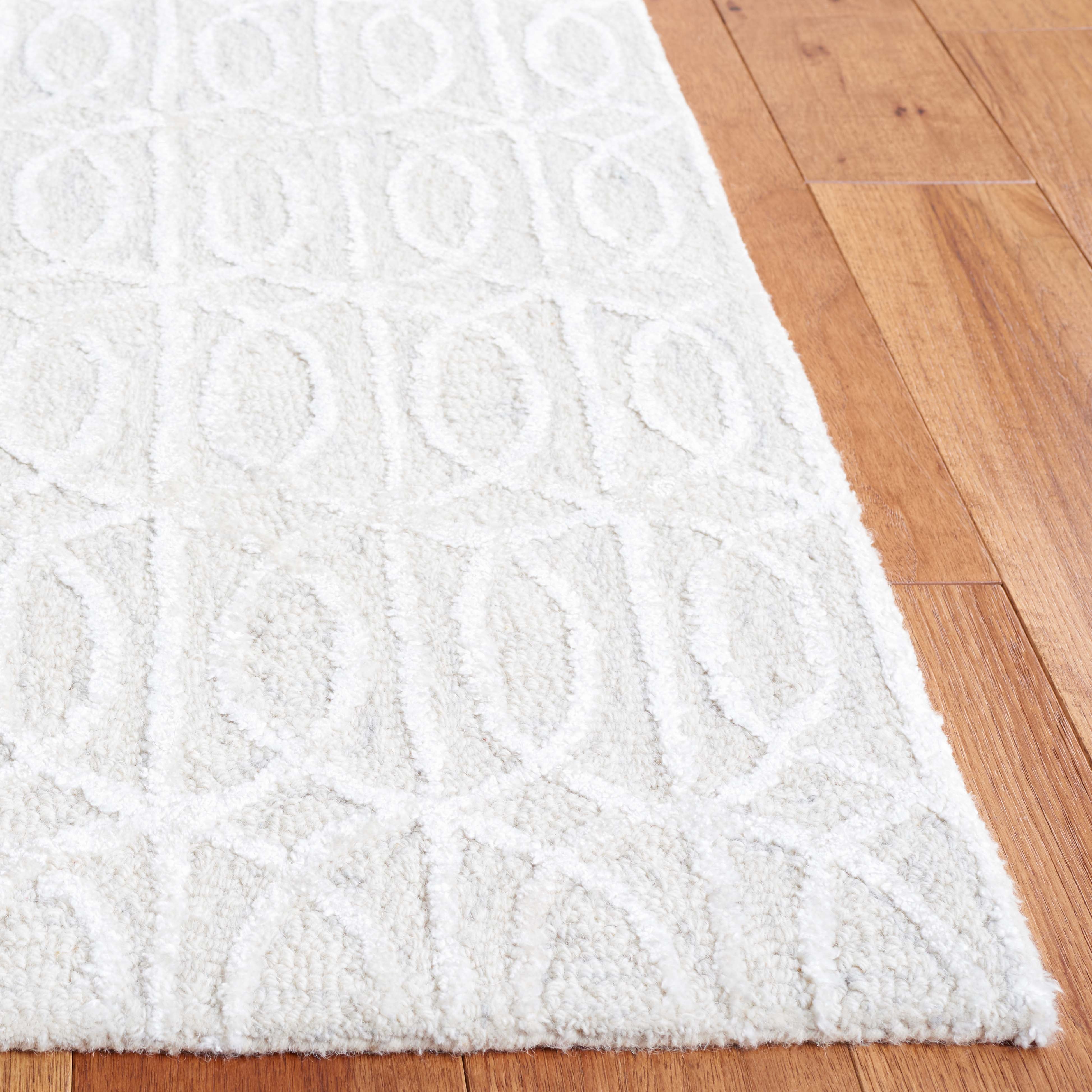 Safavieh Ebony 107 Rug, EBN107 - Beige / Ivory