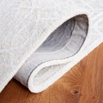 Safavieh Ebony 107 Rug, EBN107 - Beige / Ivory