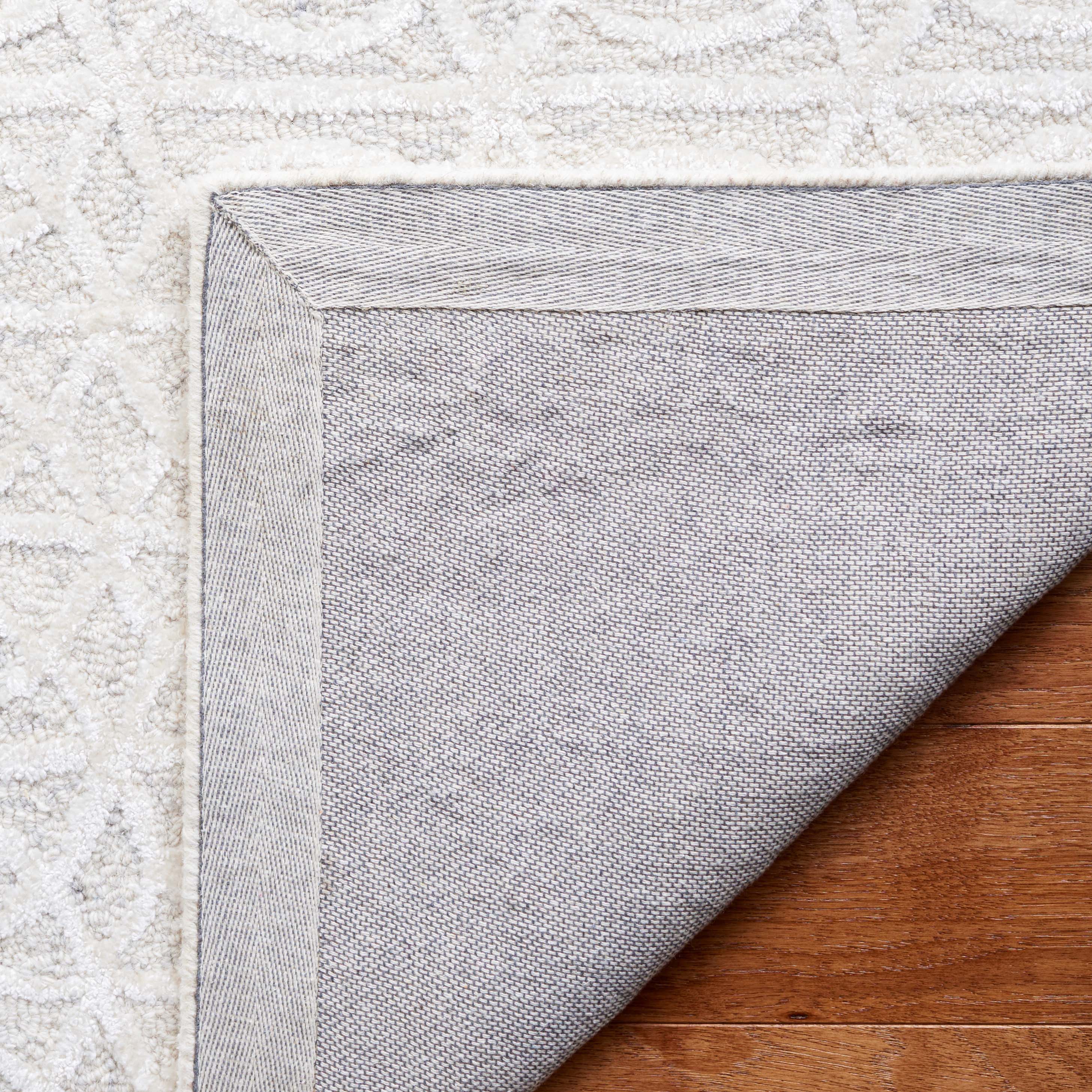 Safavieh Ebony 107 Rug, EBN107 - Beige / Ivory