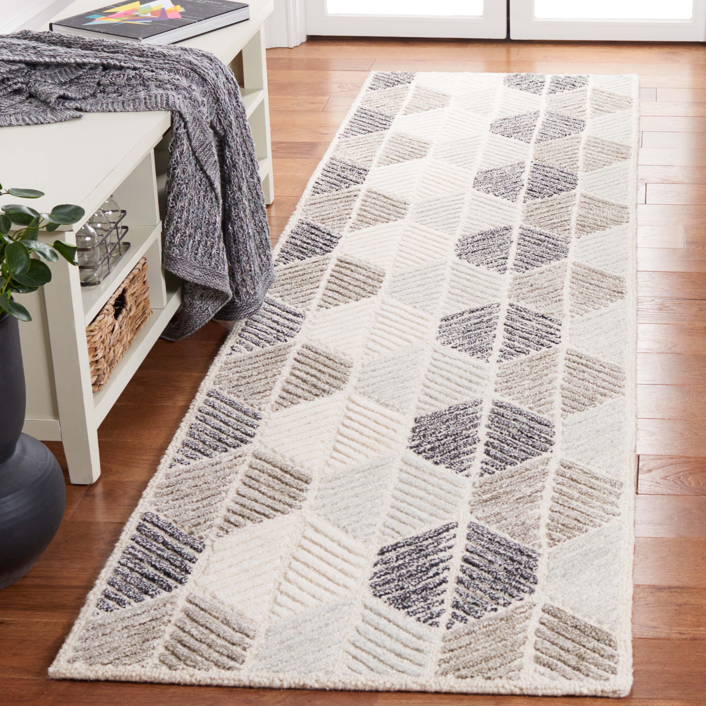 Safavieh Ebony 108 Rug, EBN108 - Grey / Ivory