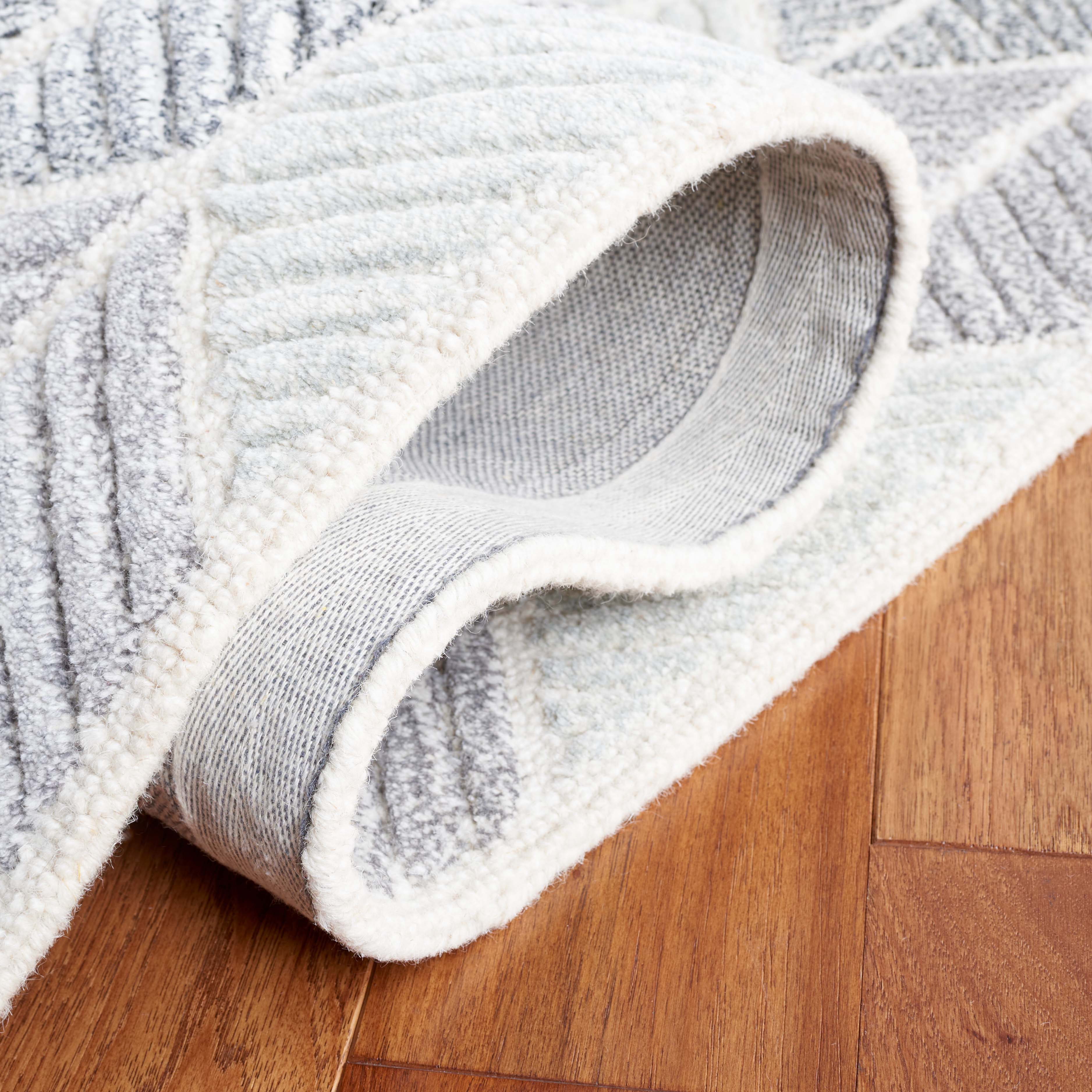 Safavieh Ebony 108 Rug, EBN108 - Grey / Ivory