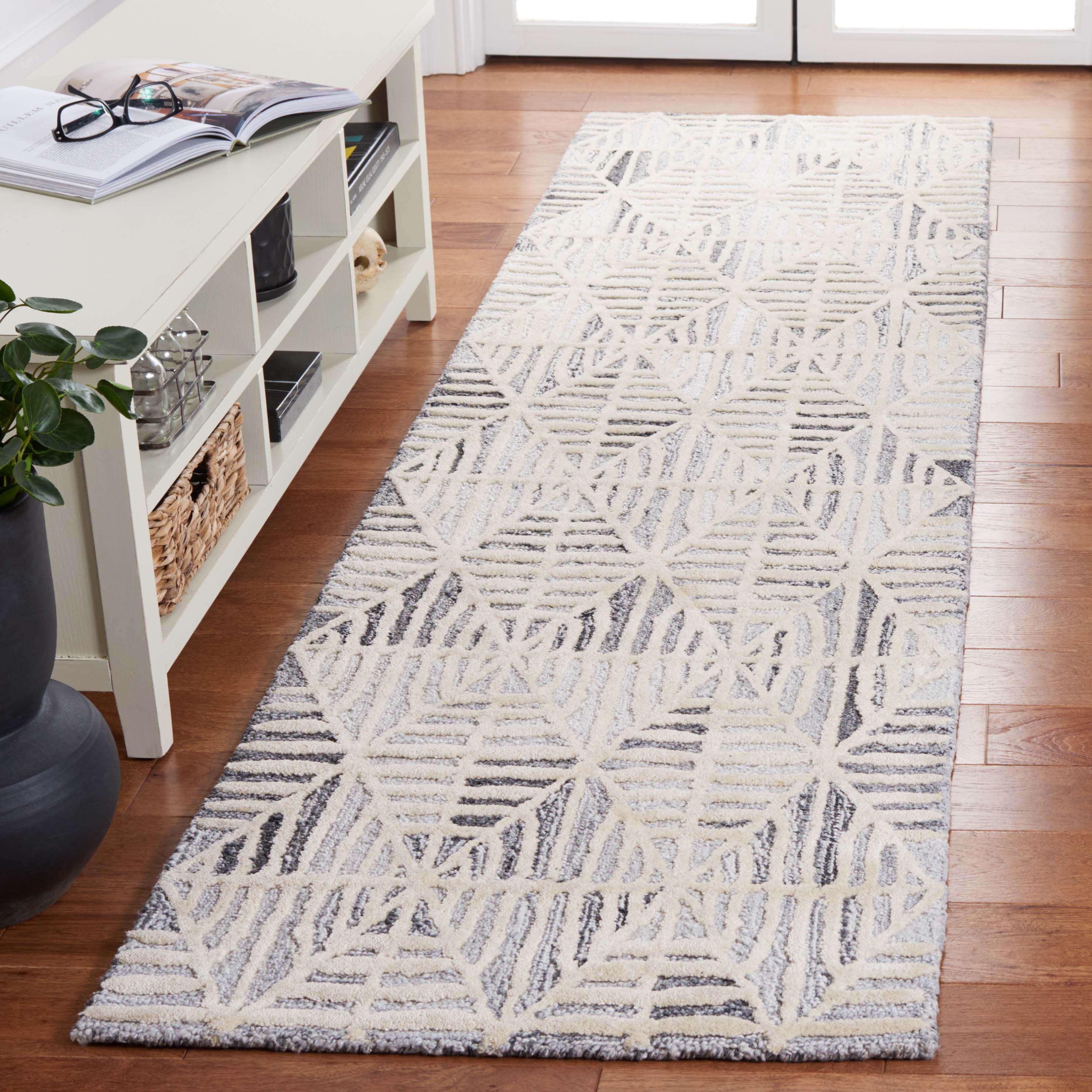 Safavieh Ebony 110 Rug, EBN110 - Grey / Ivory