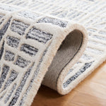 Safavieh Ebony 110 Rug, EBN110 - Grey / Ivory