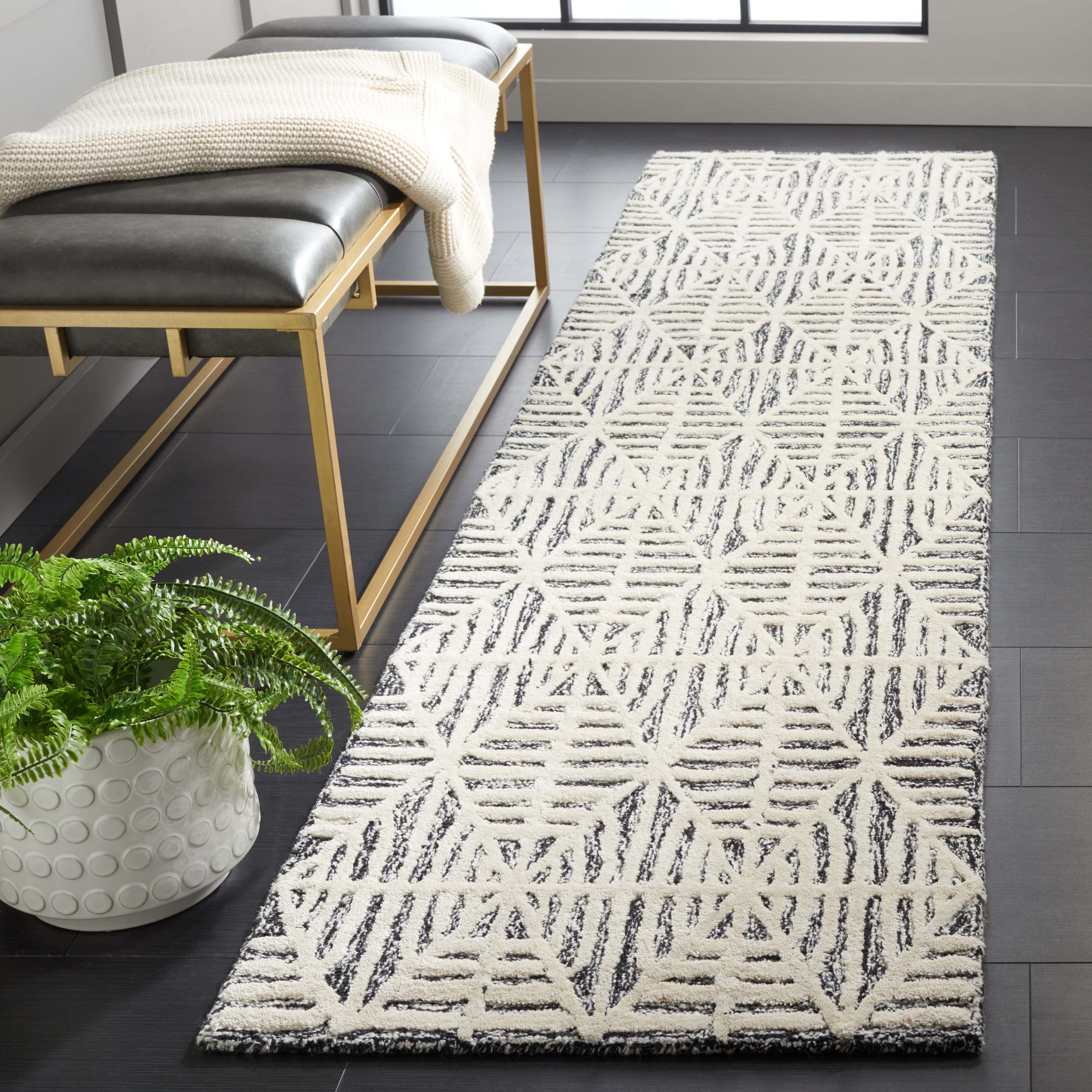 Safavieh Ebony 110 Rug, EBN110 - Black / Ivory