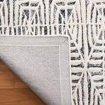 Safavieh Ebony 110 Rug, EBN110 - Black / Ivory