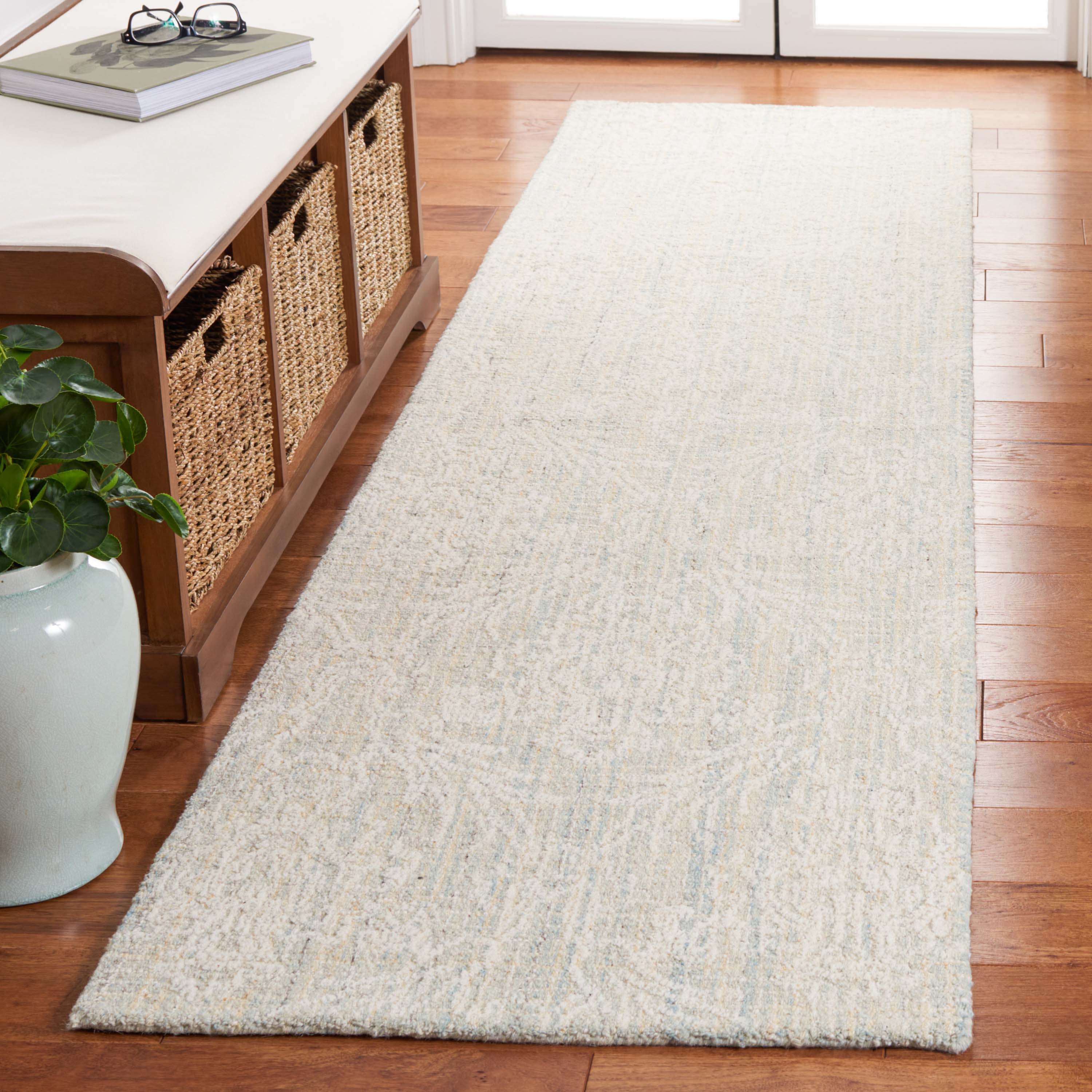 Safavieh Ebony 112 Rug, EBN112 - Light Blue / Ivory