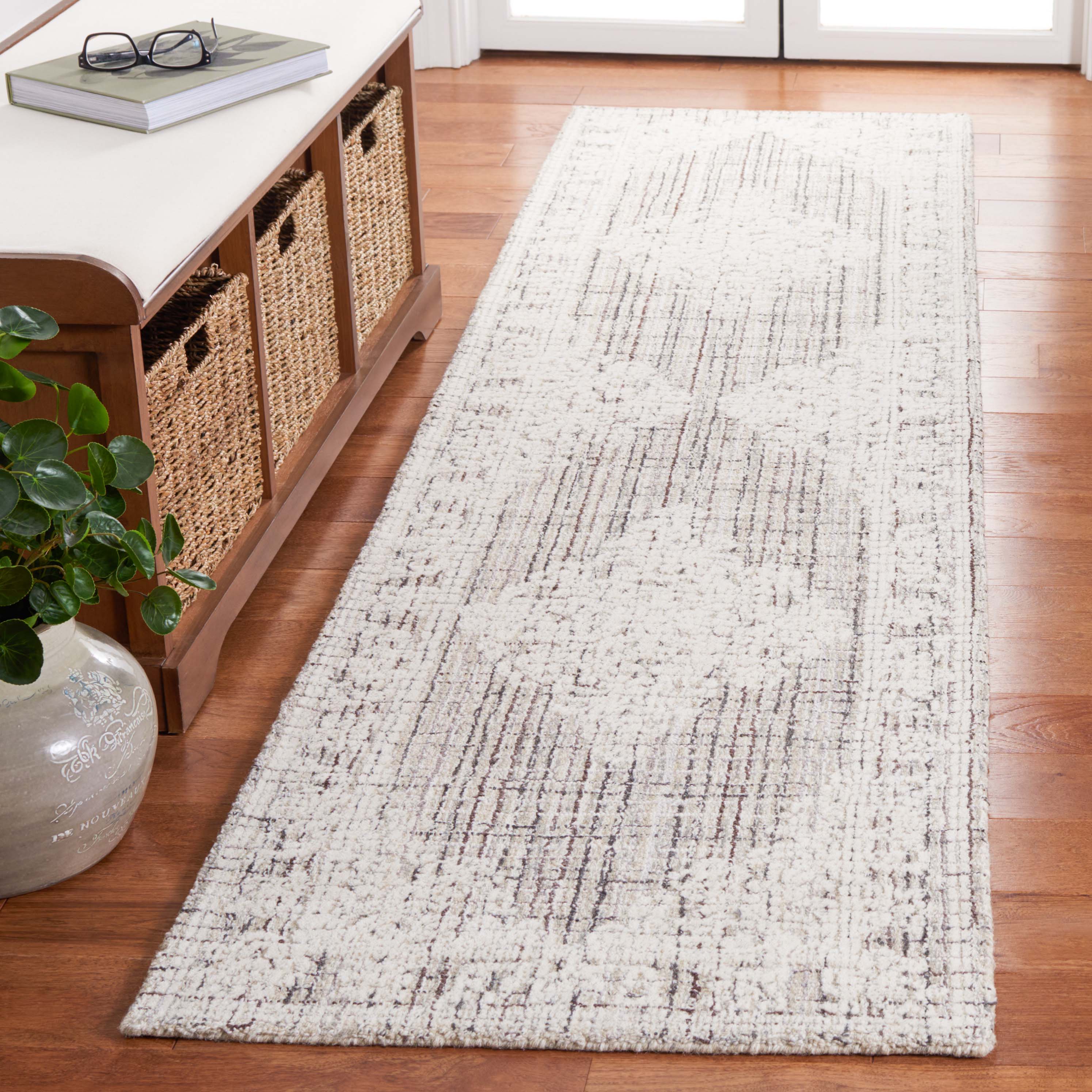 Safavieh Ebony 113 Rug, EBN113 - Brown / Ivory
