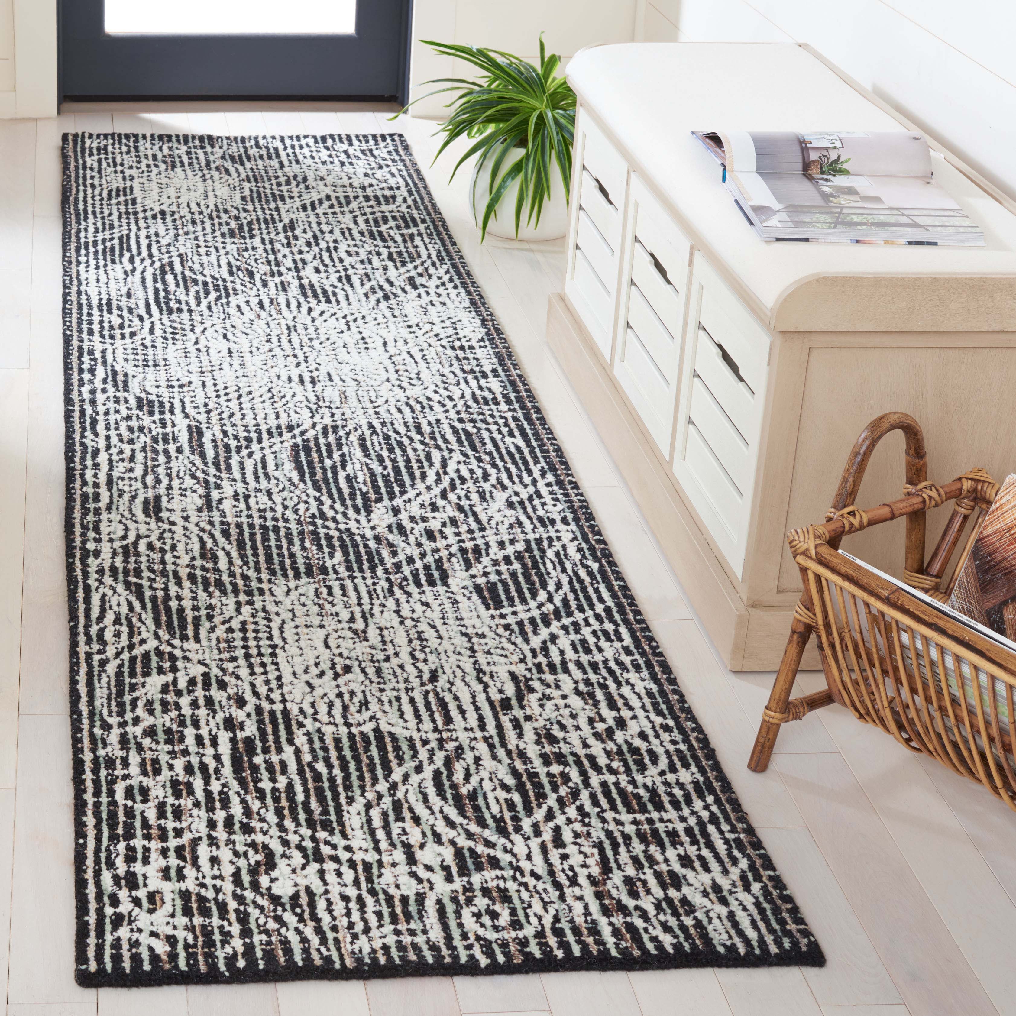 Safavieh Ebony 114 Rug, EBN114 - Black / Ivory