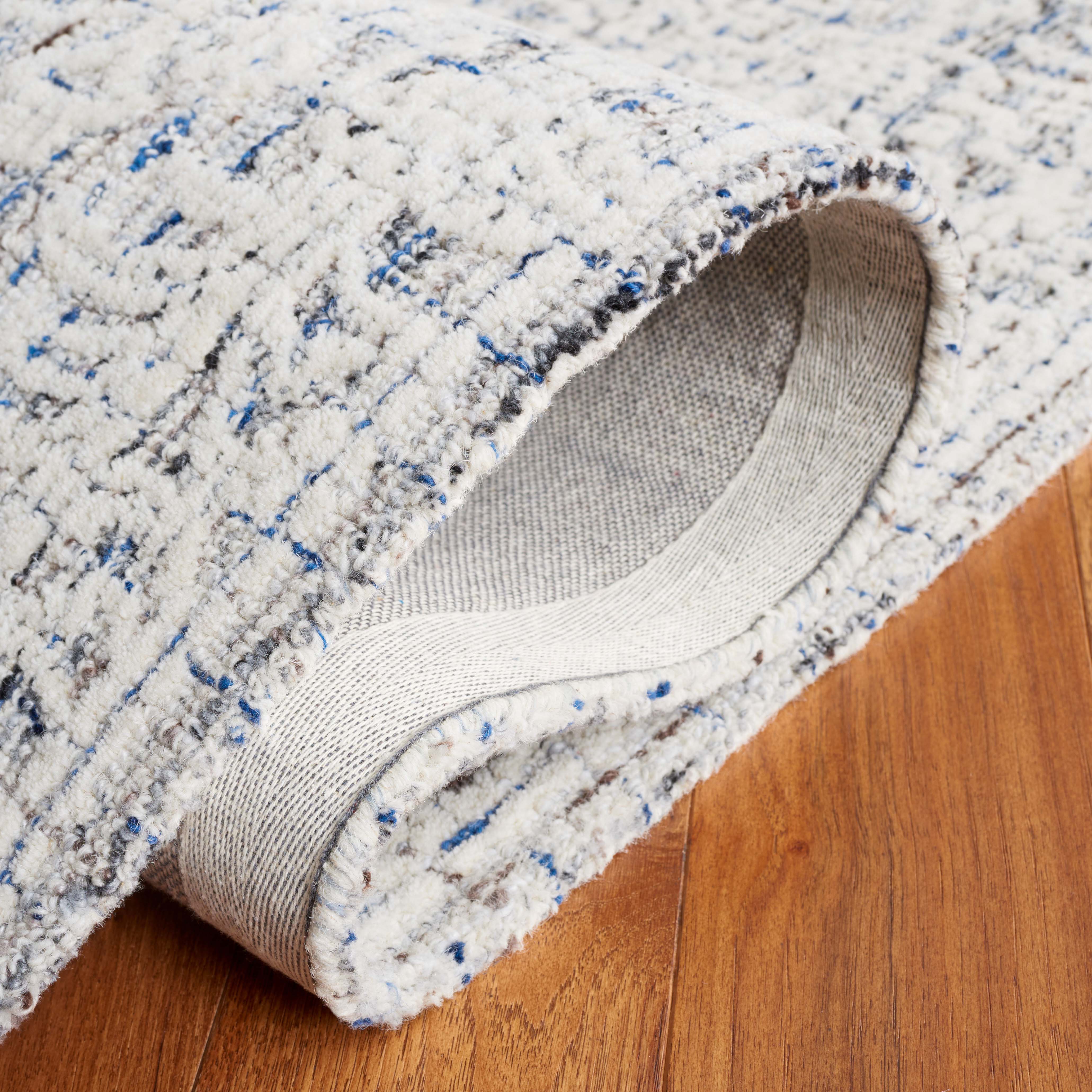 Safavieh Ebony 115 Rug, EBN115 - Blue / Ivory