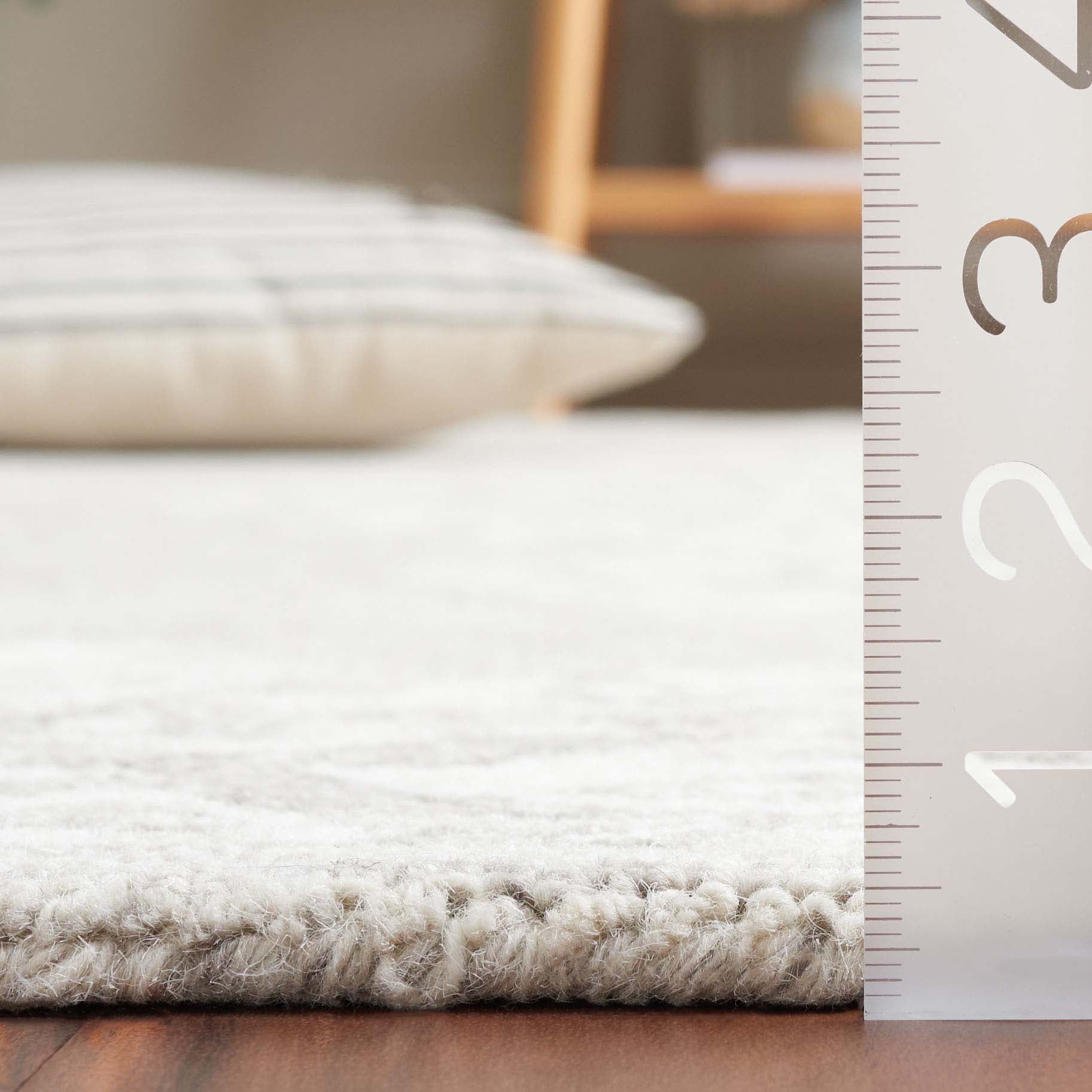 Safavieh Ebony 650 Rug, EBN650 - Grey / Ivory