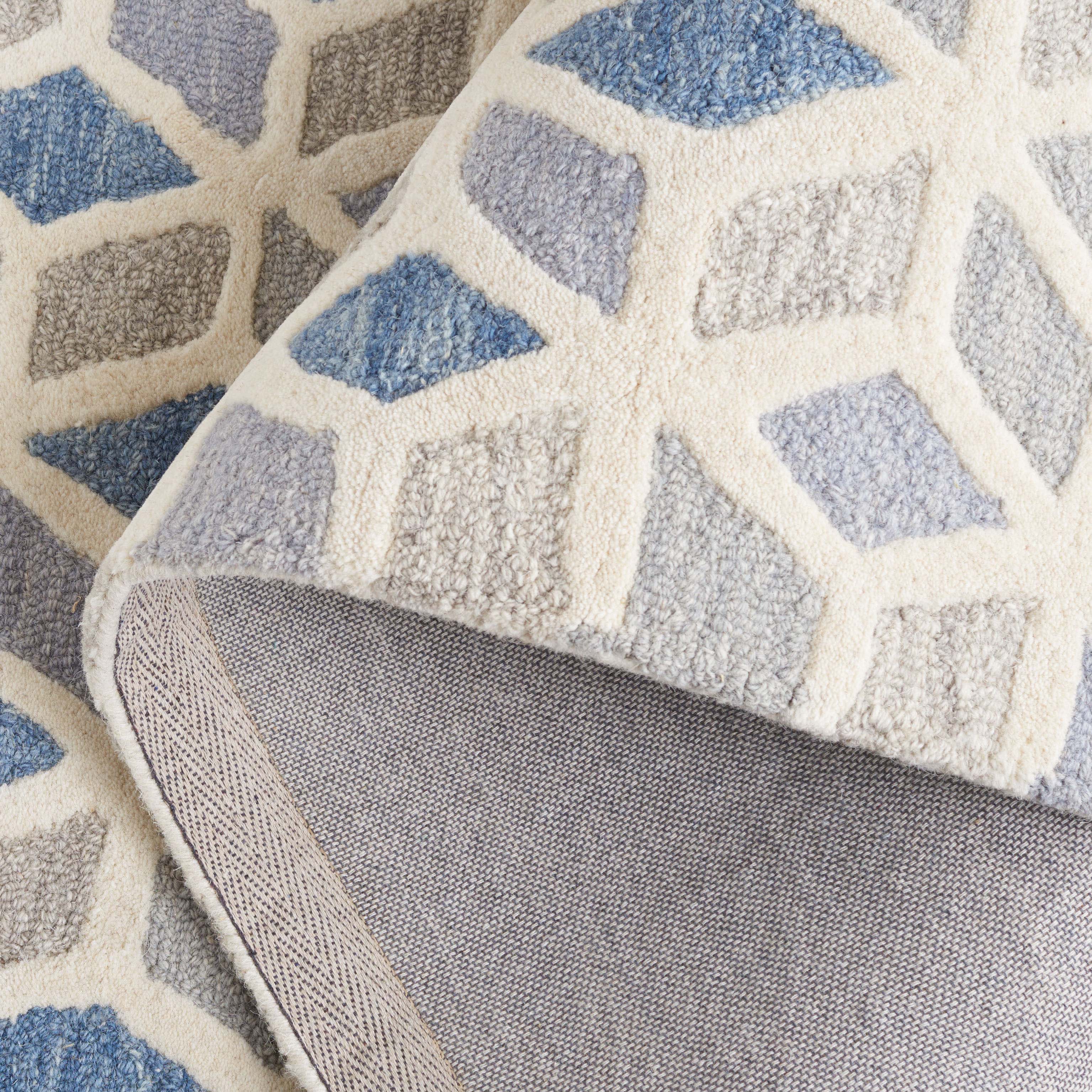 Safavieh Ebony 656 Rug, EBN656 - Ivory / Blue