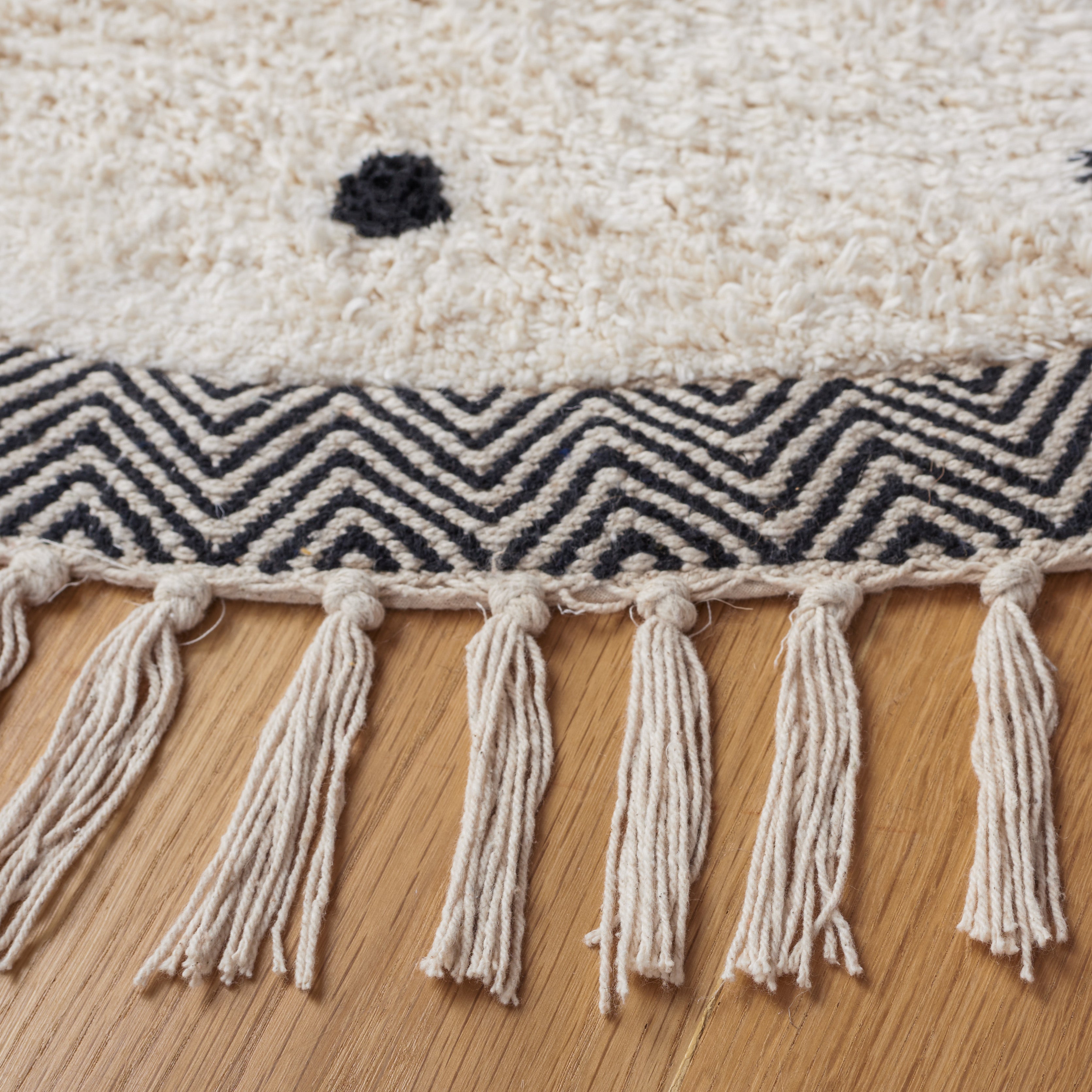 Safavieh Easy Care 203 Rug, ECR203 - Ivory / Black