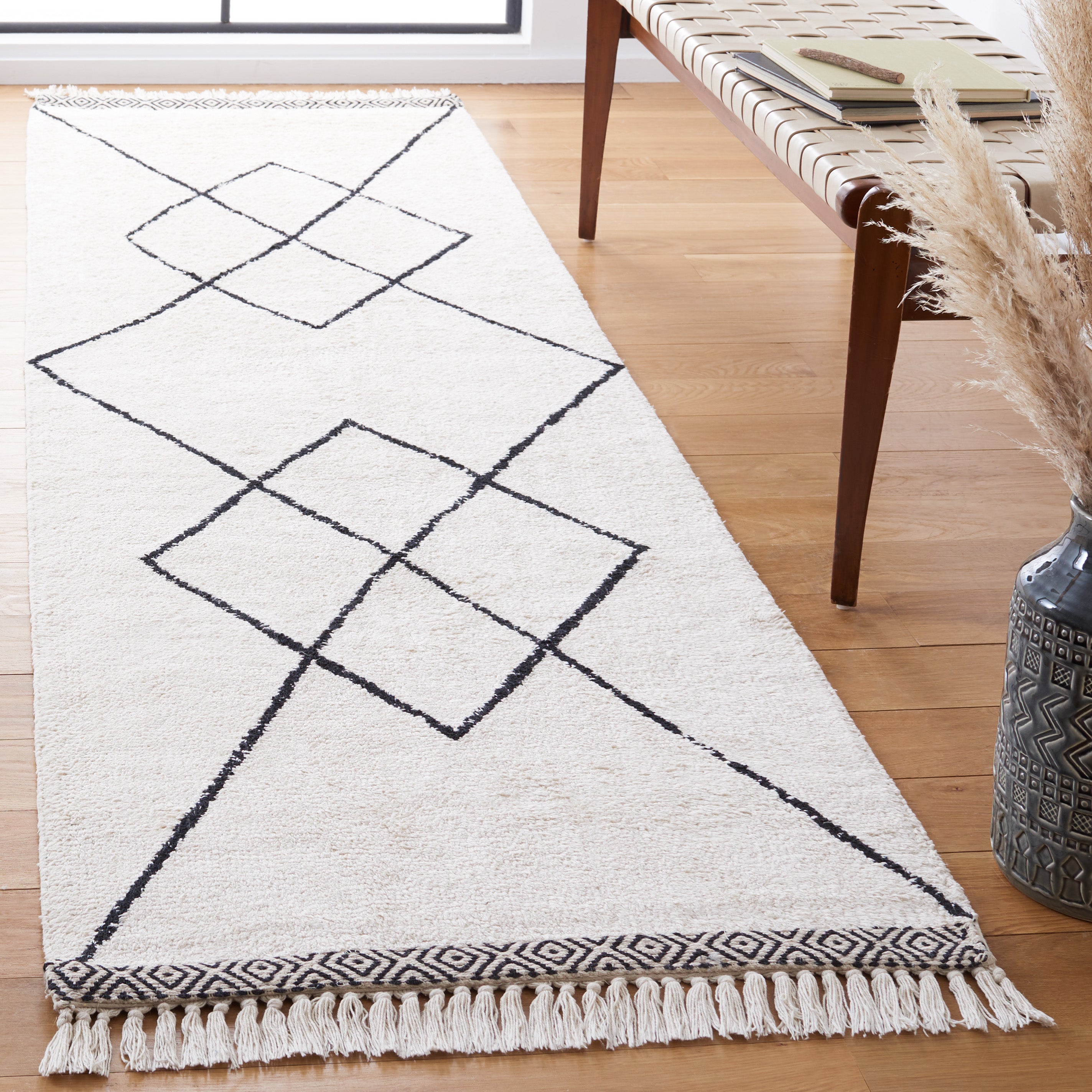 Safavieh Easy Care 210 Rug, ECR210 - Ivory / Black
