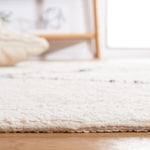 Safavieh Easy Care 210 Rug, ECR210 - Ivory / Black