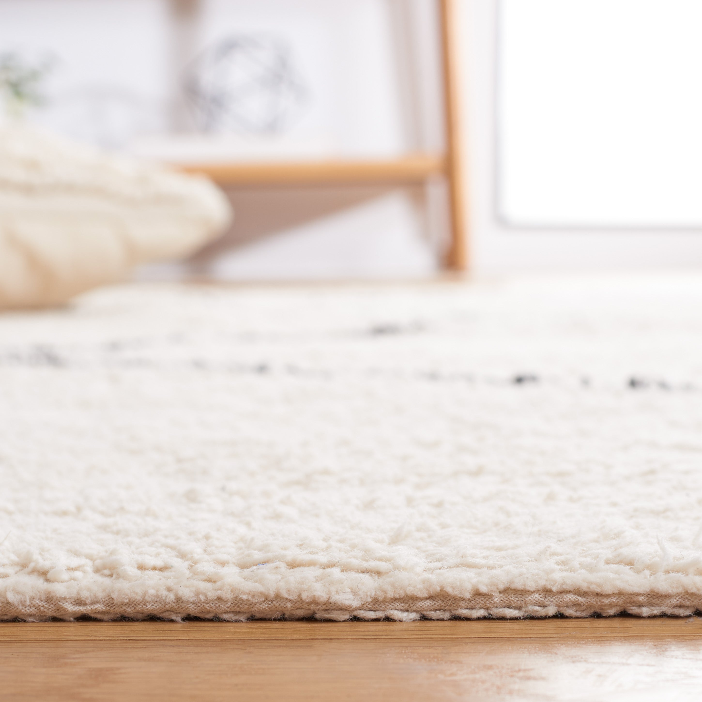 Safavieh Easy Care 210 Rug, ECR210 - Ivory / Black