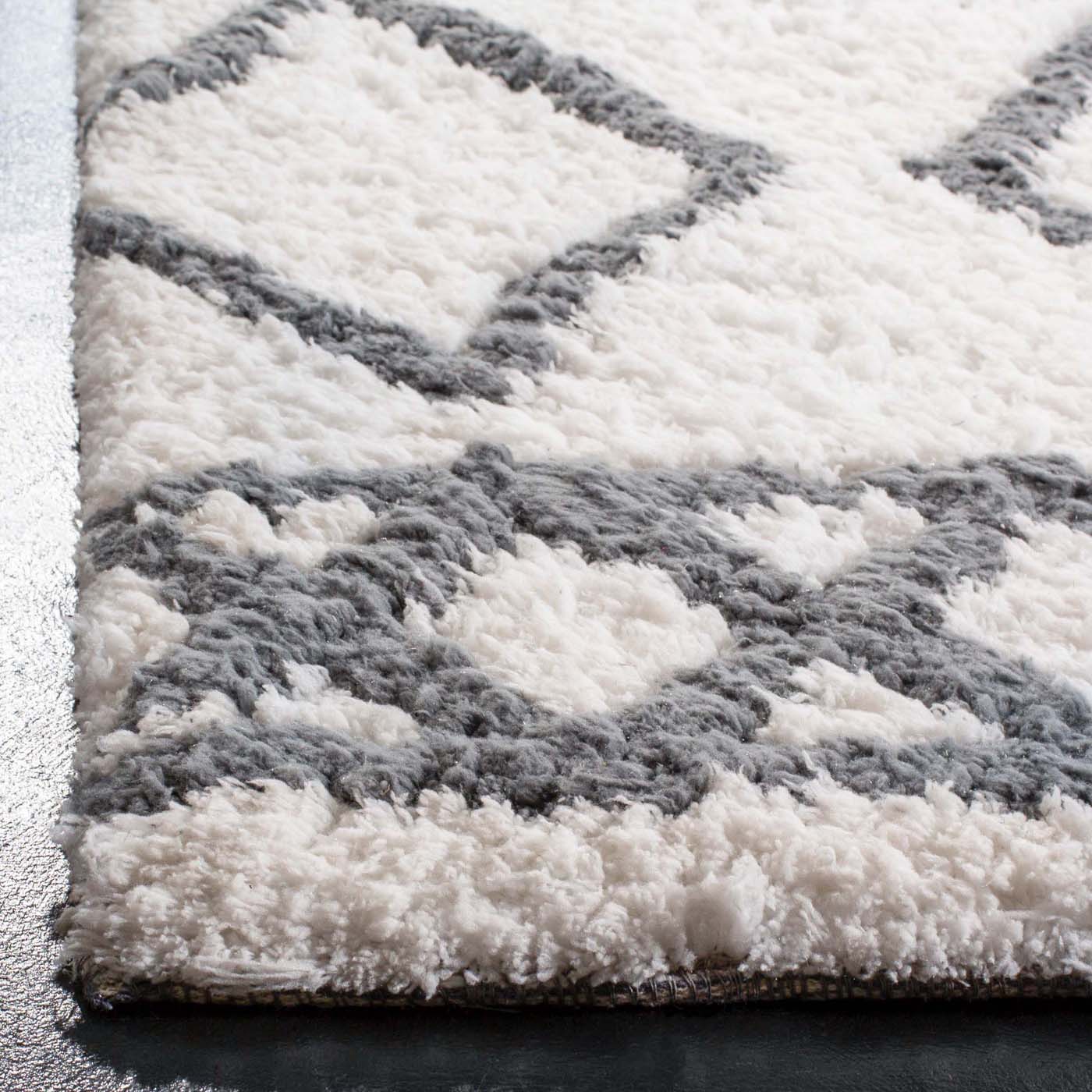 Safavieh Equinox Shag 711 Rug, EQS711 - Cream / Grey