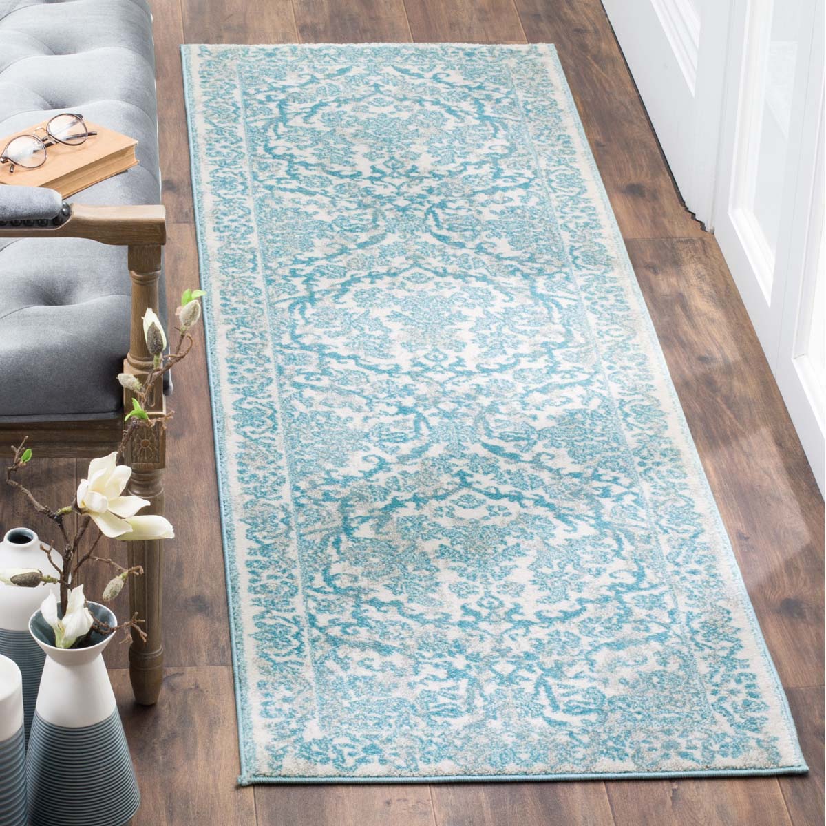 Safavieh Evoke 242 Rug, EVK242 - Ivory / Light Blue