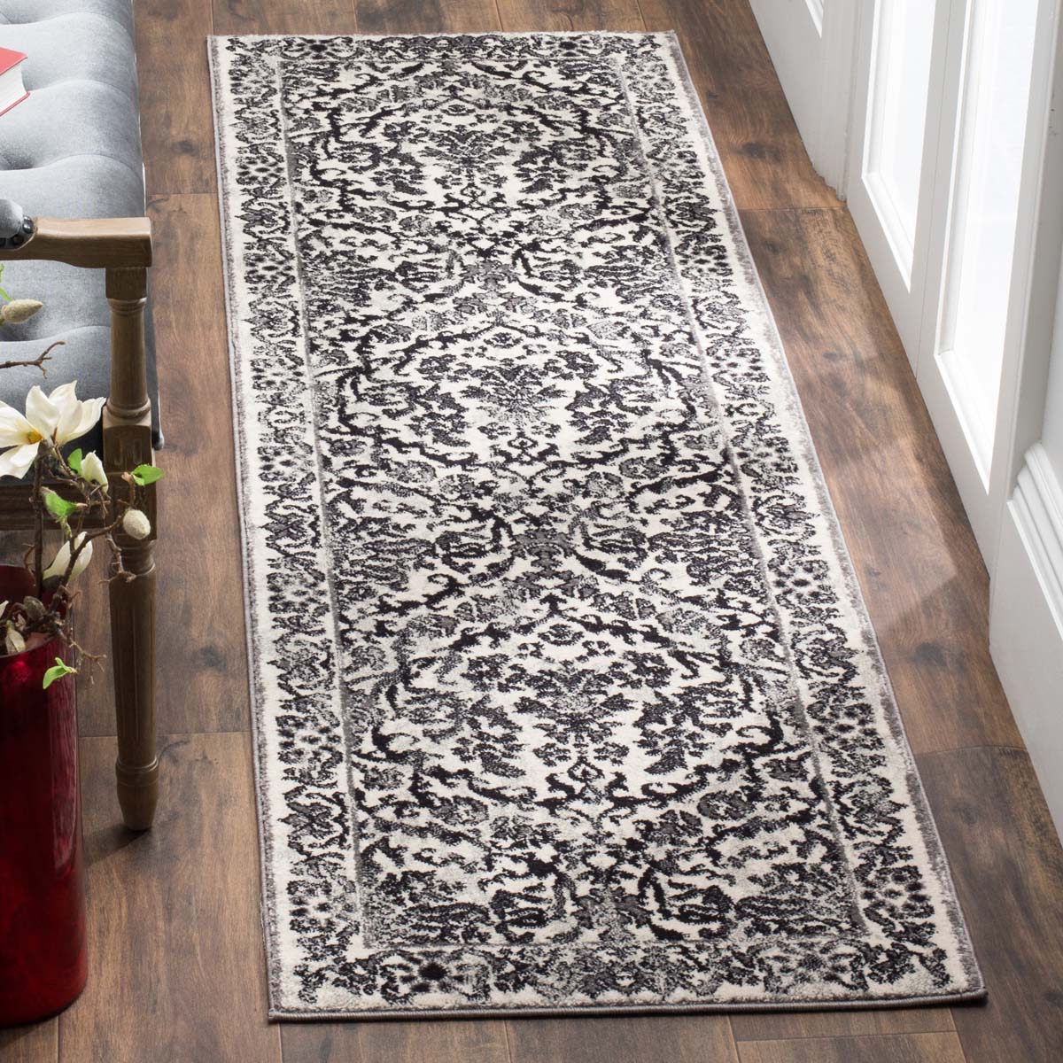Safavieh Evoke 242 Rug, EVK242 - Ivory / Grey