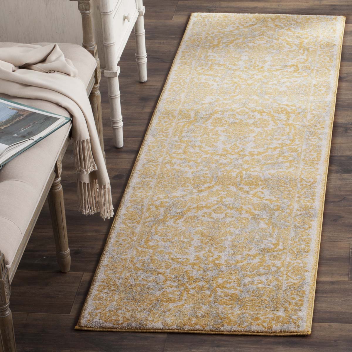 Safavieh Evoke 242 Rug, EVK242 - Ivory / Gold