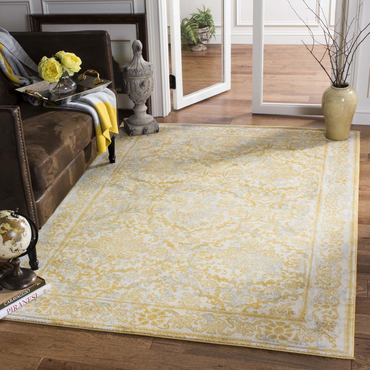 Safavieh Evoke 242 Rug, EVK242 - Ivory / Gold
