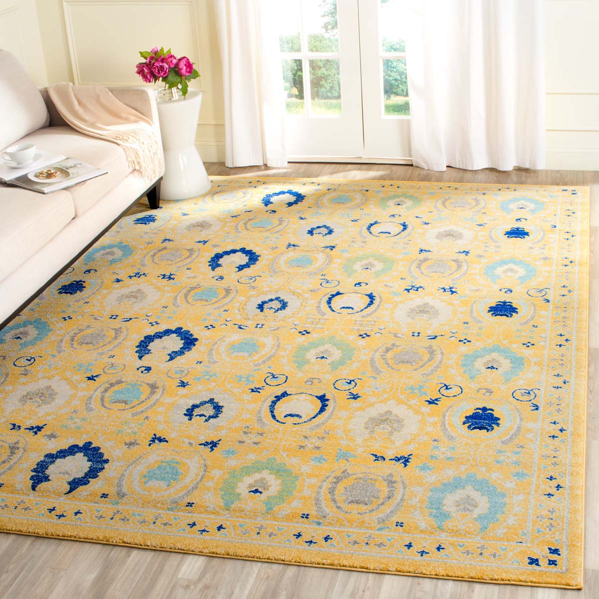 Safavieh Evoke 251 Rug, EVK251 - Gold / Ivory
