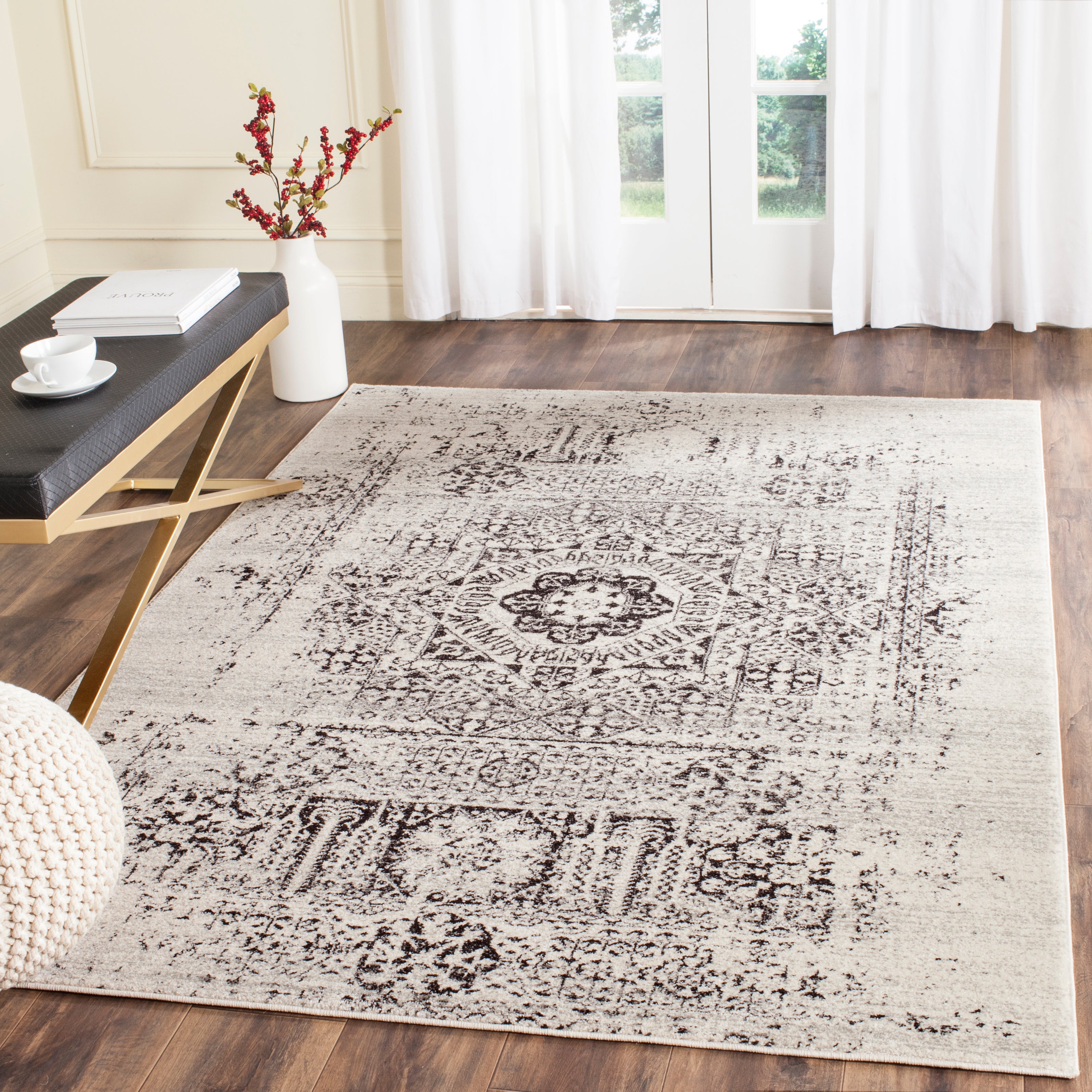 Safavieh Evoke 260 Rug, EVK260 - Ivory / Black