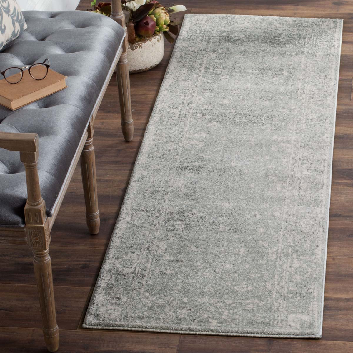 Safavieh Evoke 270 Rug, White, EVK270 - Silver / Ivory