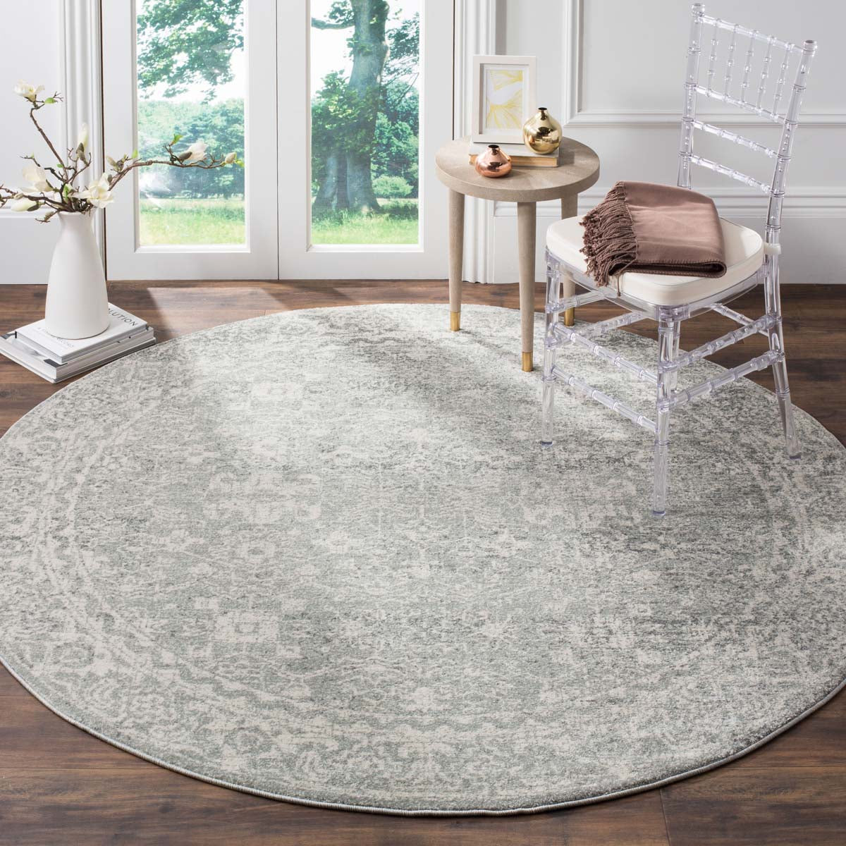 Safavieh Evoke 270 Rug, White, EVK270 - Silver / Ivory