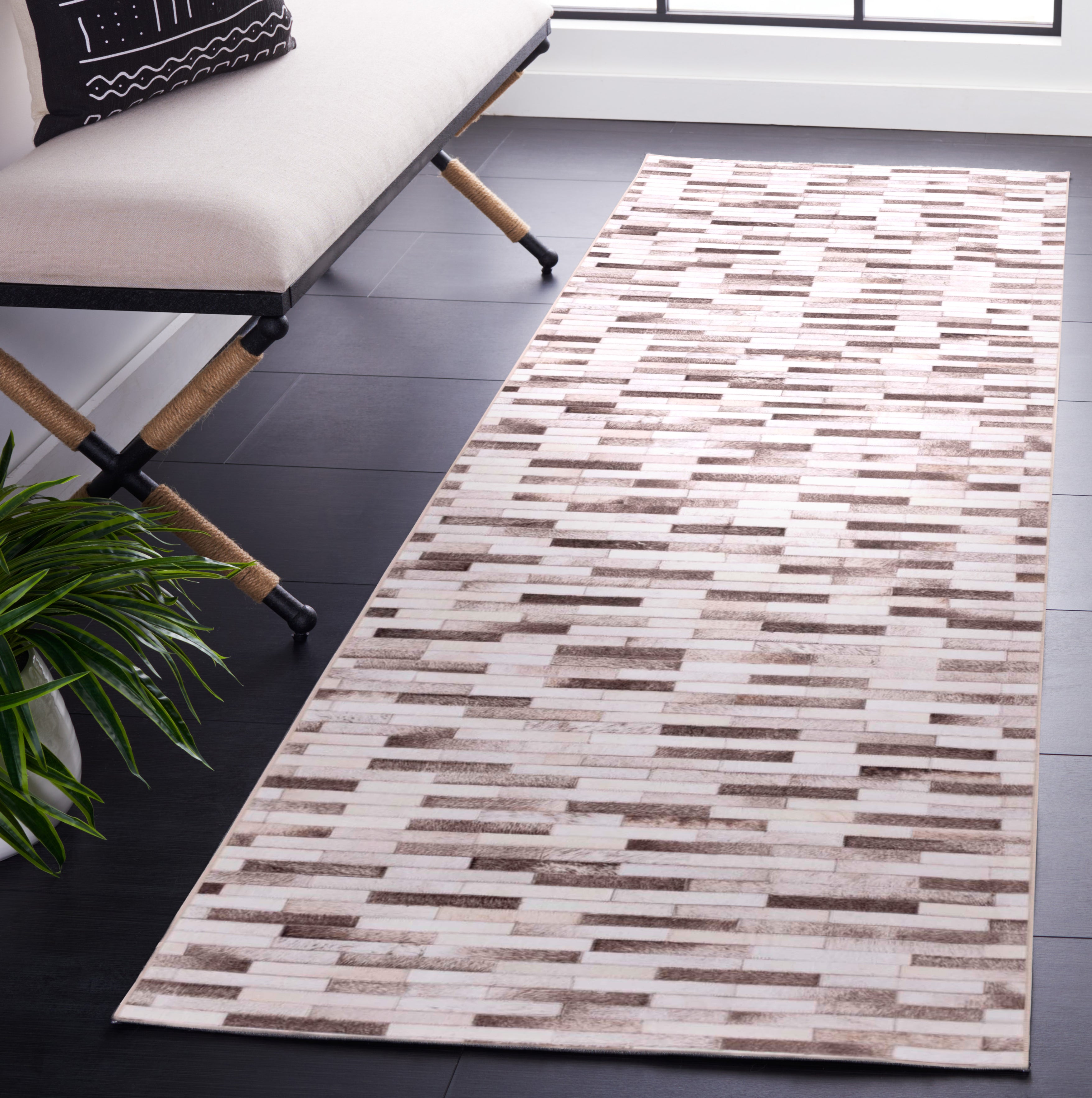 Safavieh Faux Hide 500 Rug, FAH500 - Beige / Brown
