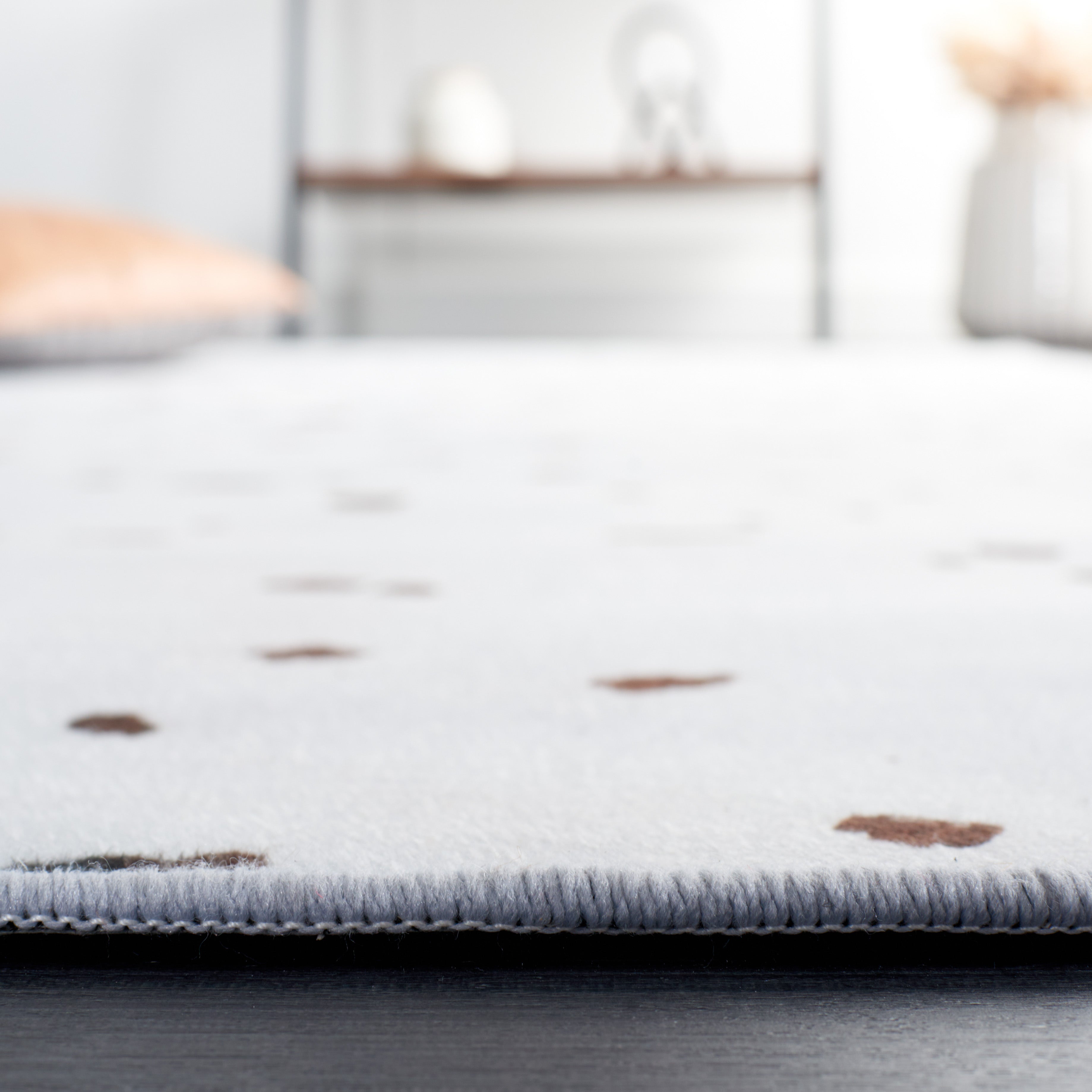 Safavieh Faux Hide 502 Rug, FAH502 - Ivory / Black