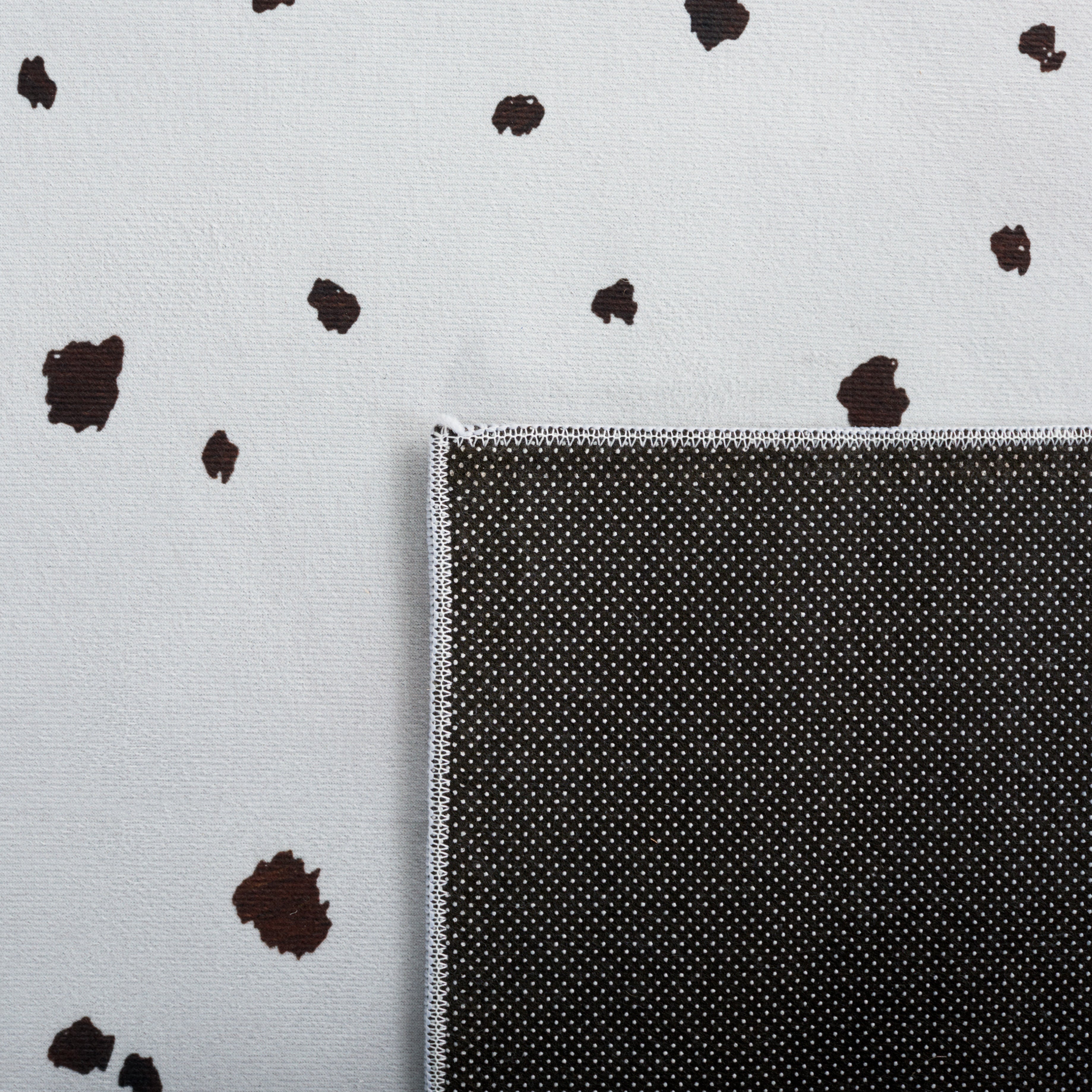 Safavieh Faux Hide 502 Rug, FAH502 - Ivory / Black