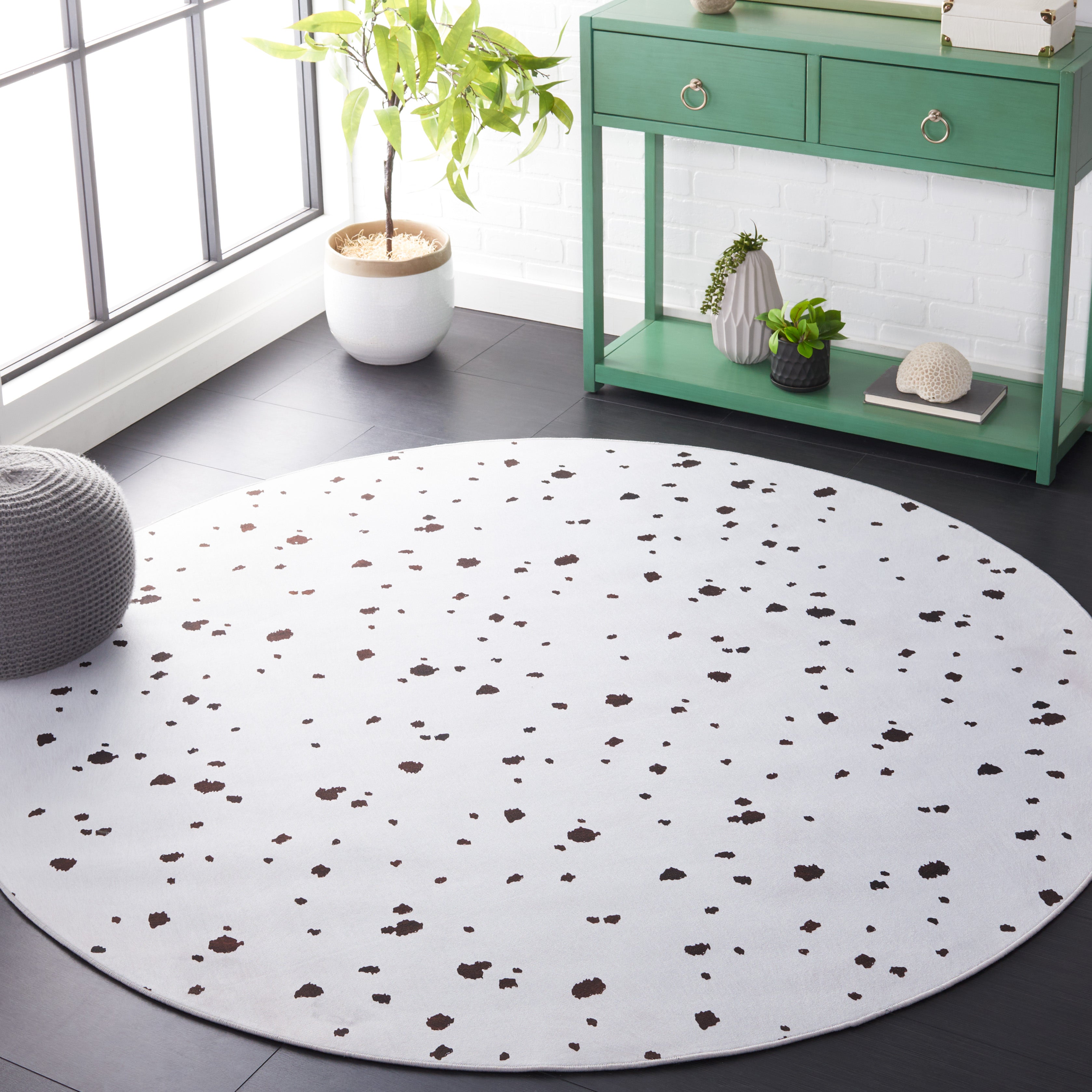 Safavieh Faux Hide 502 Rug, FAH502 - Ivory / Black