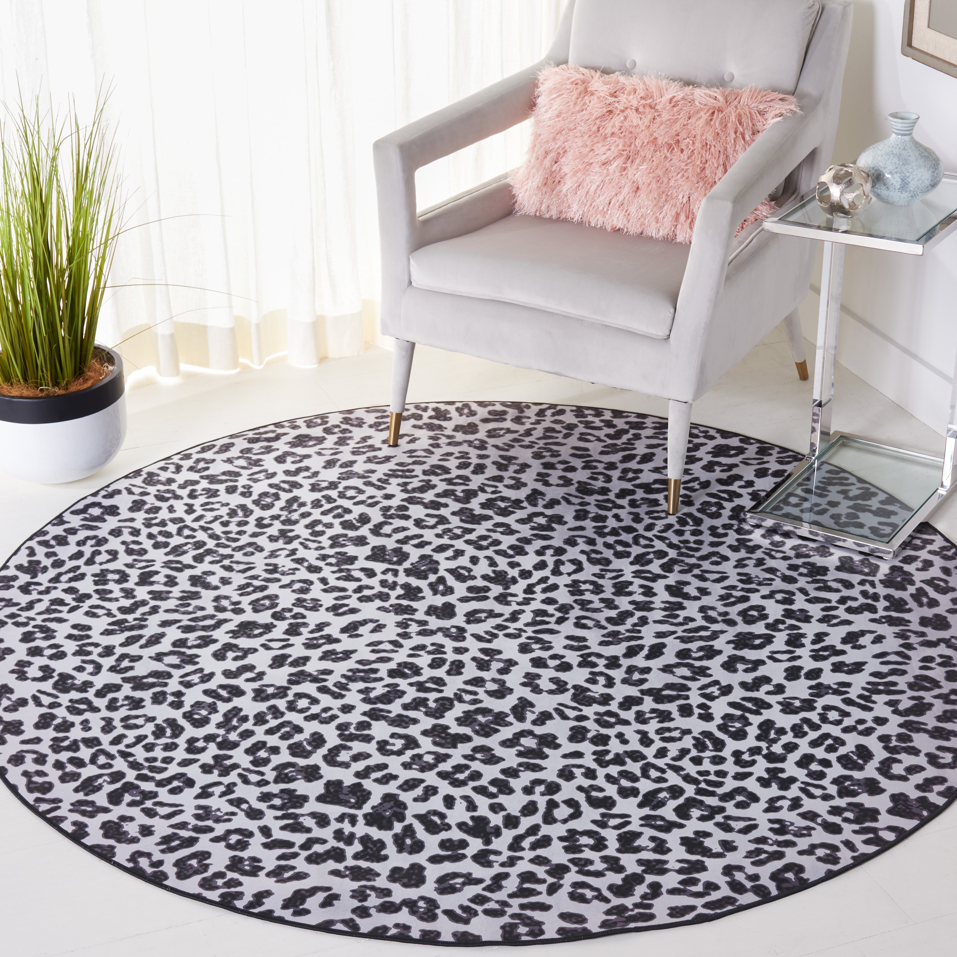 Safavieh Faux Hide 505 Rug, FAH505 - Ivory / Black