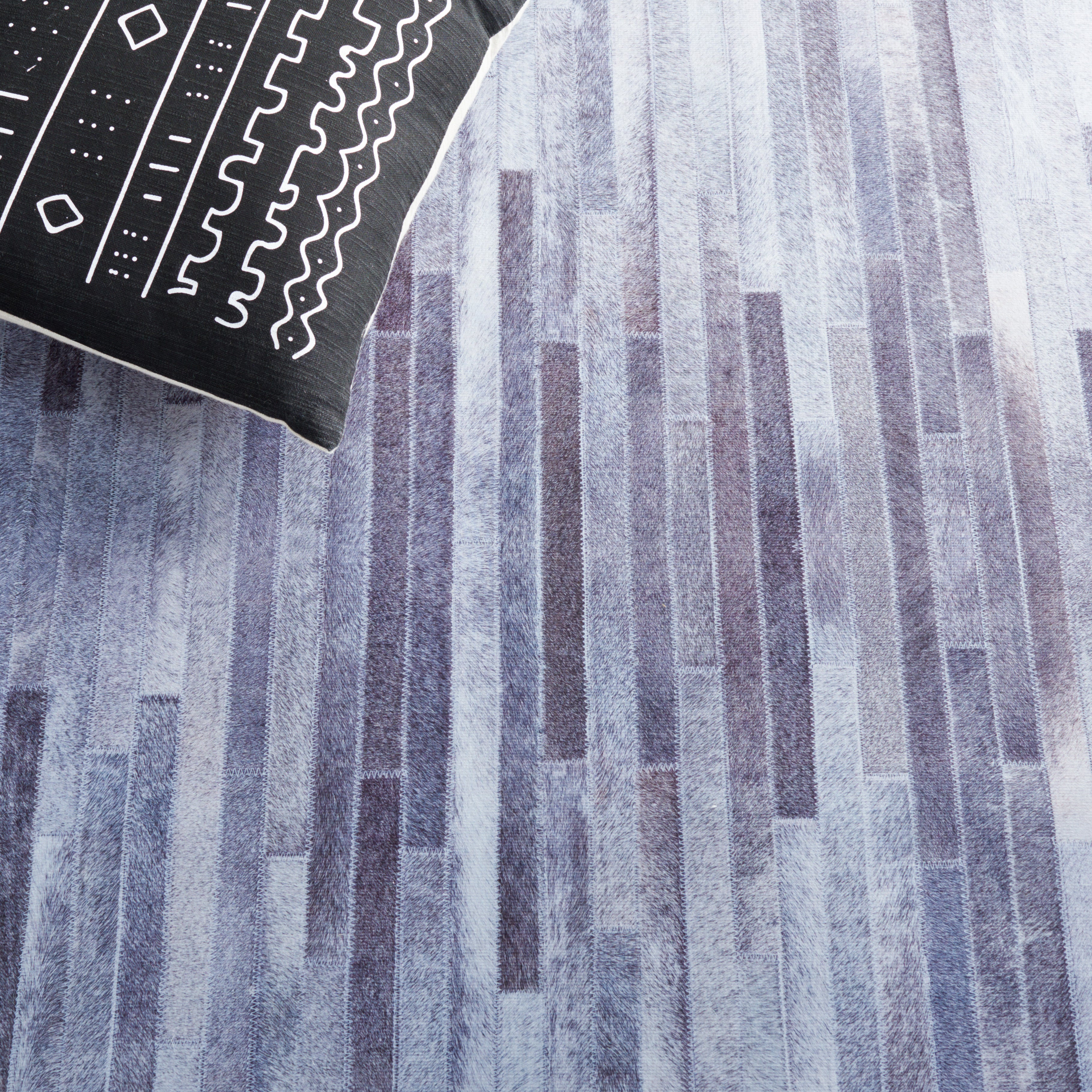 Safavieh Faux Hide 510 Rug, FAH510 - Ivory / Light Grey