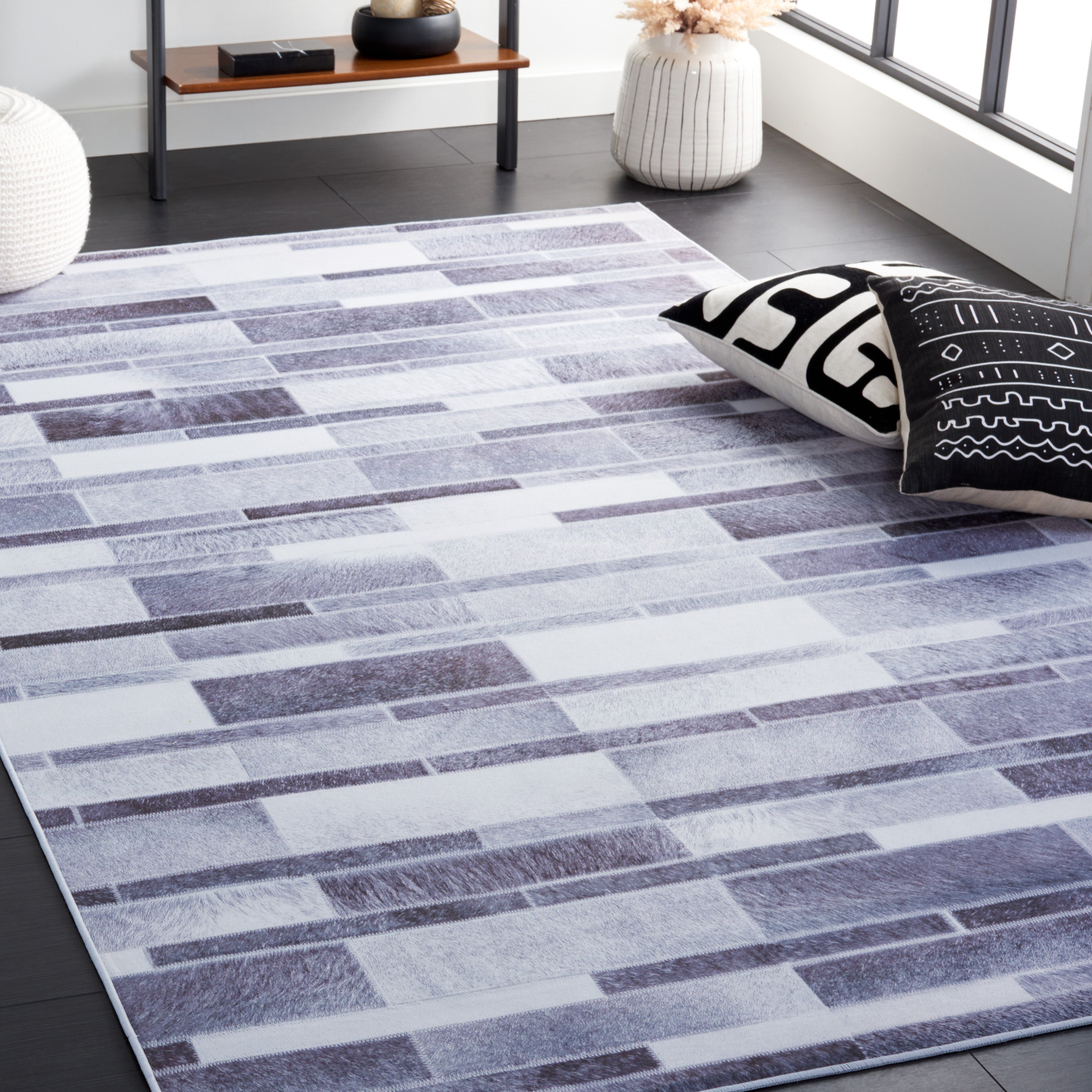 Safavieh Faux Hide 513 Rug, FAH513 - Grey / Ivory