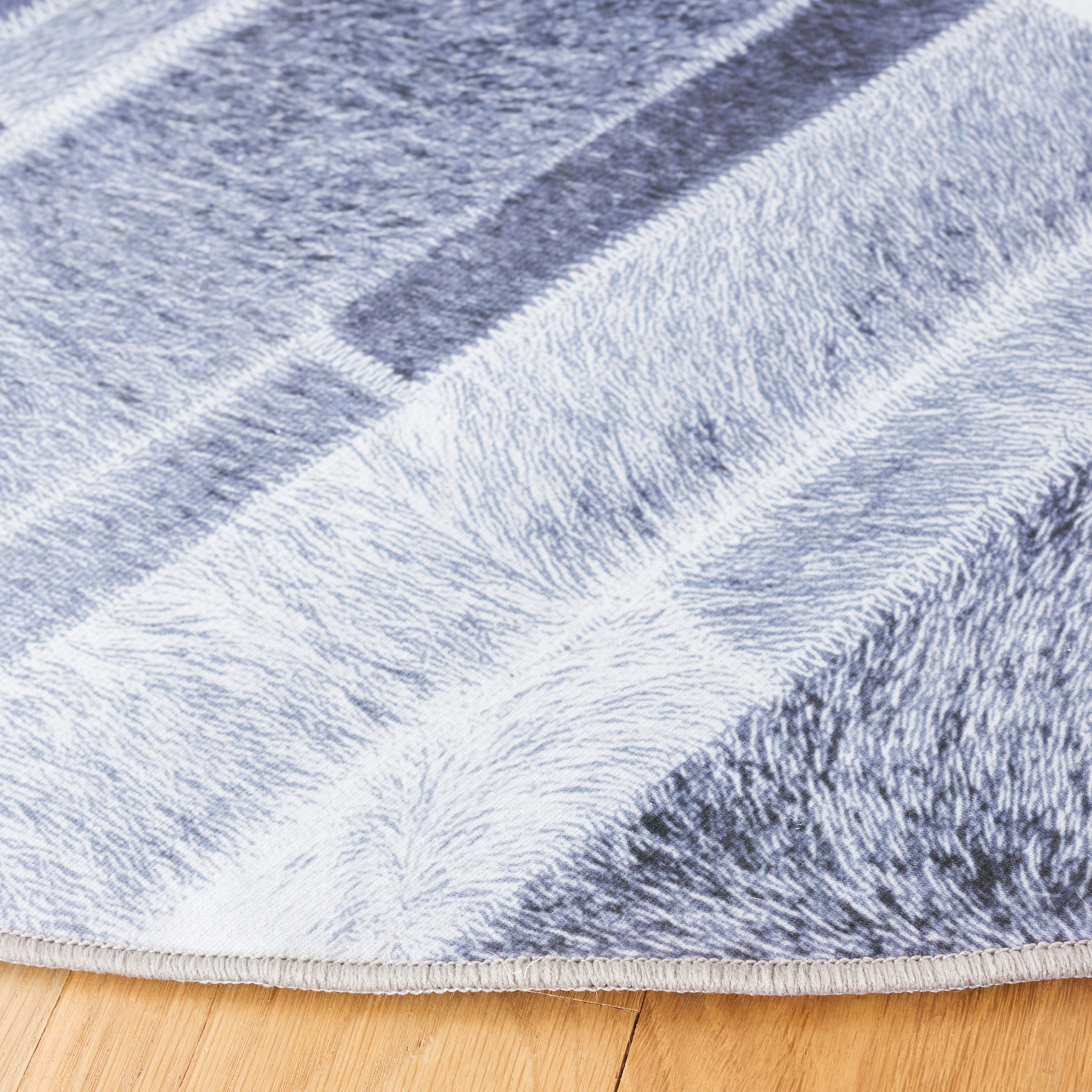 Safavieh Faux Hide 513 Rug, FAH513 - Grey / Ivory