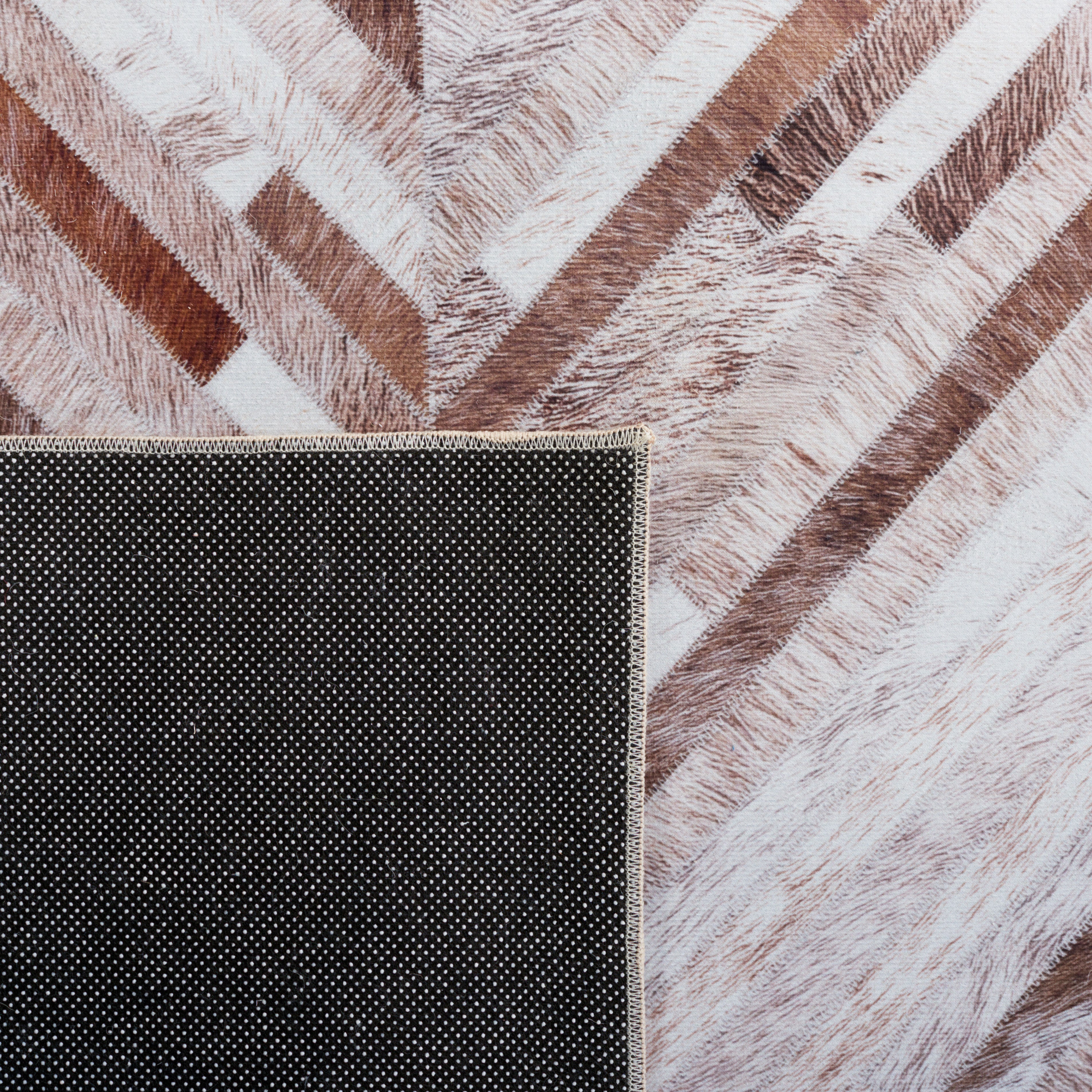 Safavieh Faux Hide 526 Rug, FAH526 - Beige / Brown