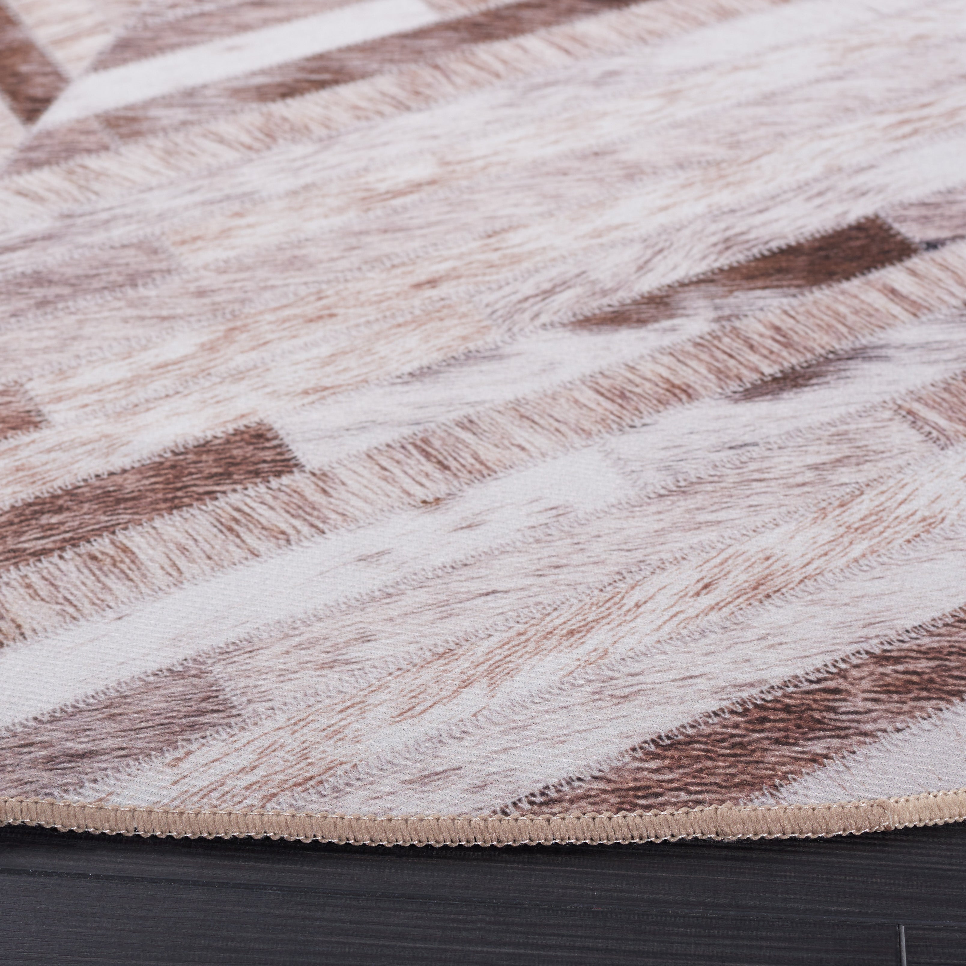 Safavieh Faux Hide 526 Rug, FAH526 - Beige / Brown