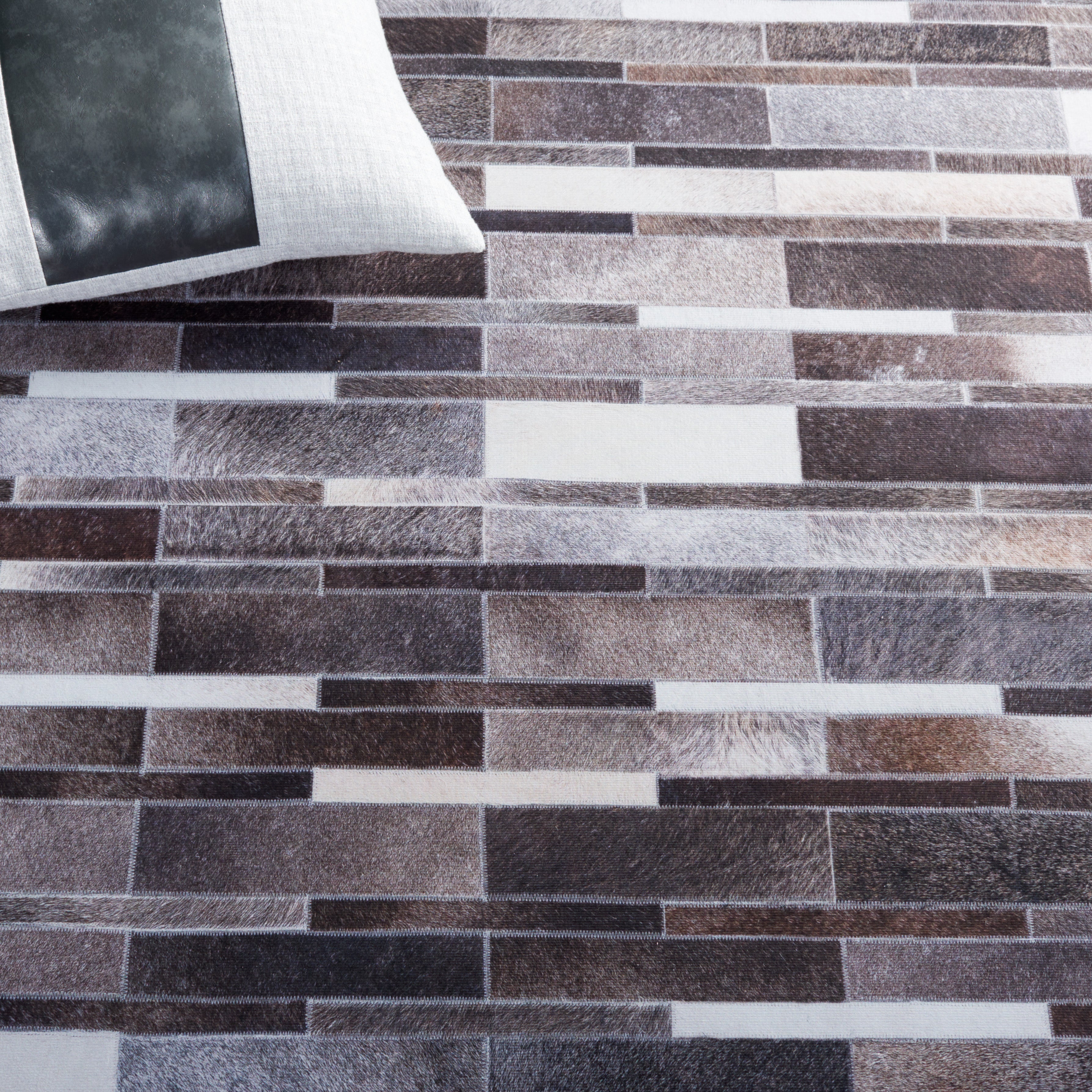 Safavieh Faux Hide 542 Rug, FAH542 - Ivory / Grey